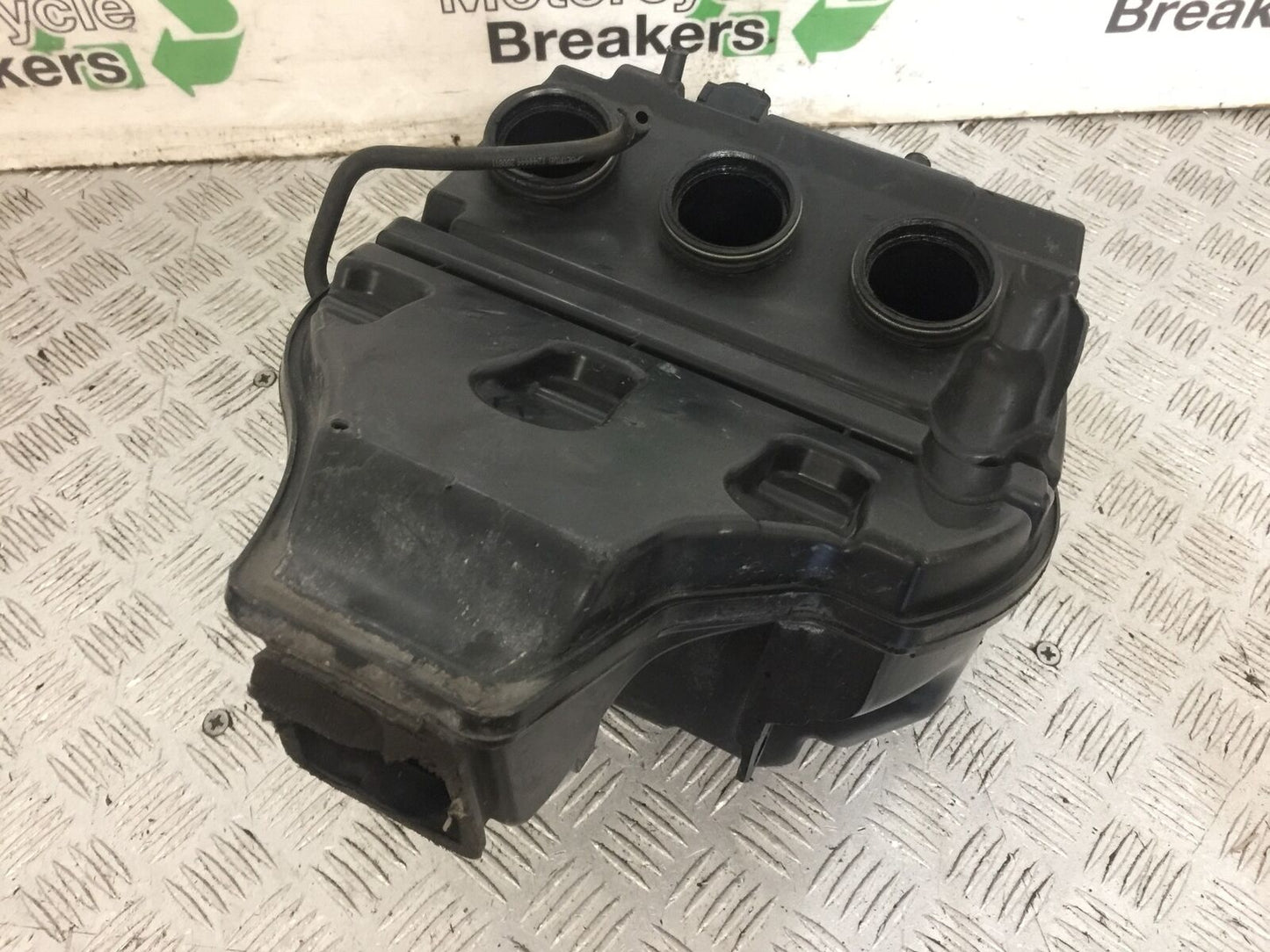 TRIUMPH 1050 SPEED TRIPLE AIRBOX  YEAR 2012-2015 (STOCK 752)