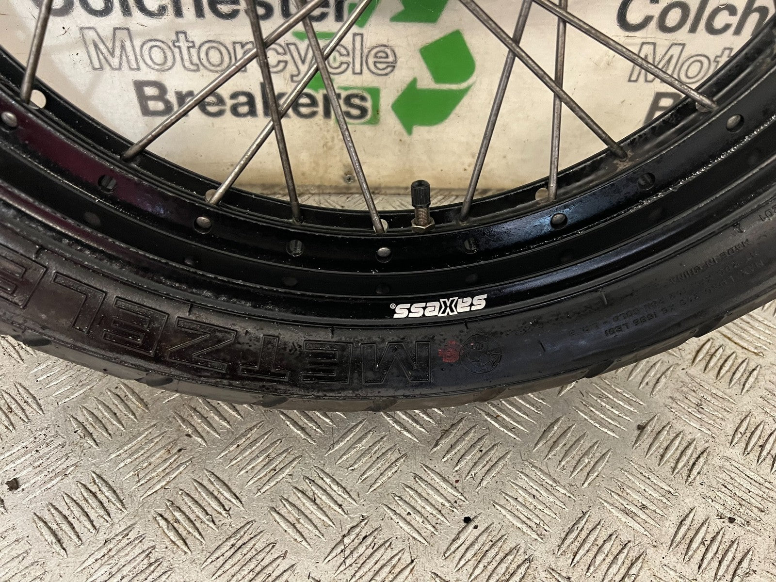 TRIUMPH TIGER 1200 EXPLORER FRONT WHEEL   YEAR 2012-2015 (STOCK 901)