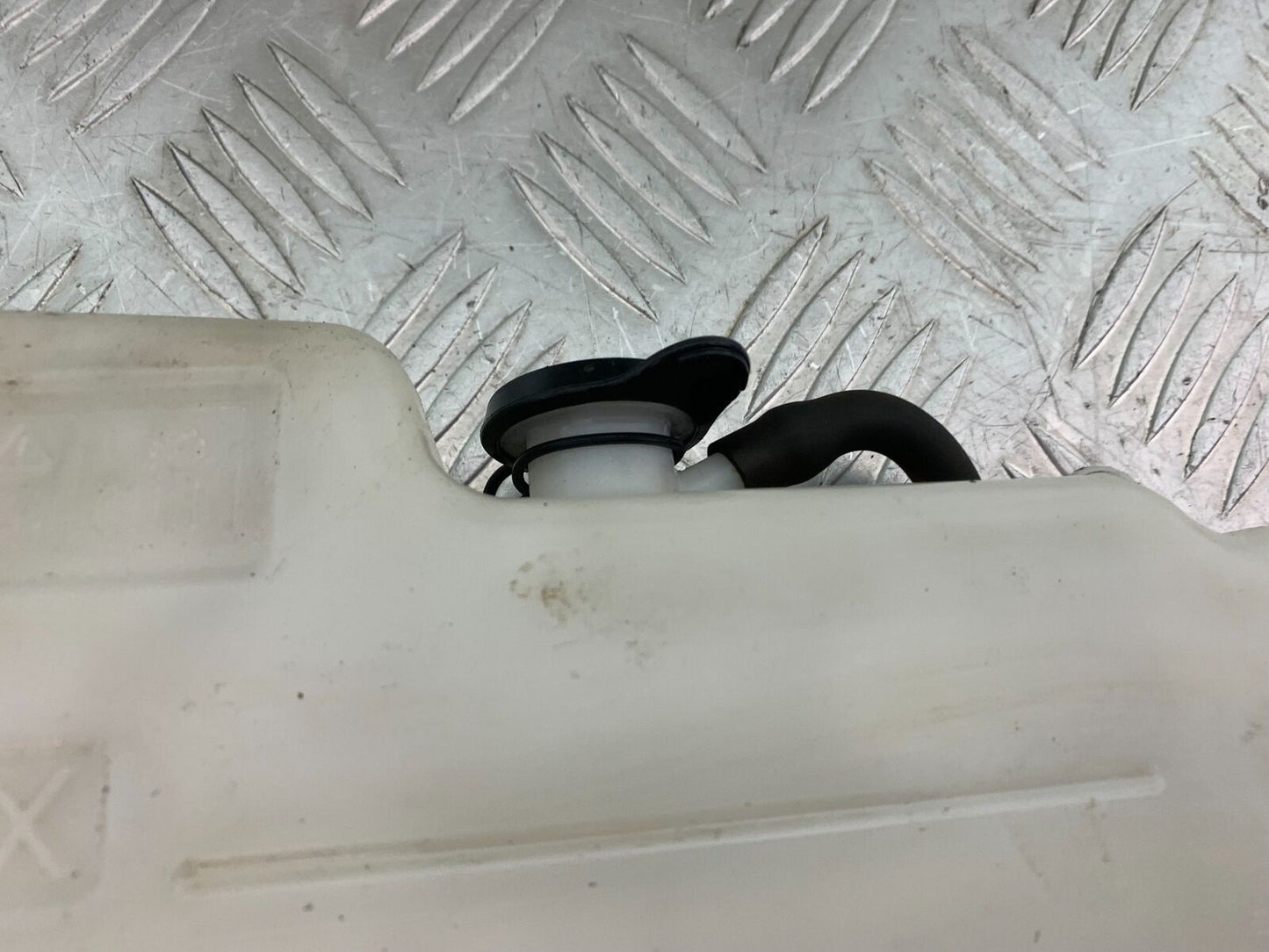 TRIUMPH THUNDERBIRD 1600 COOLANT BOTTLE YEAR 2011 (CMB1107)