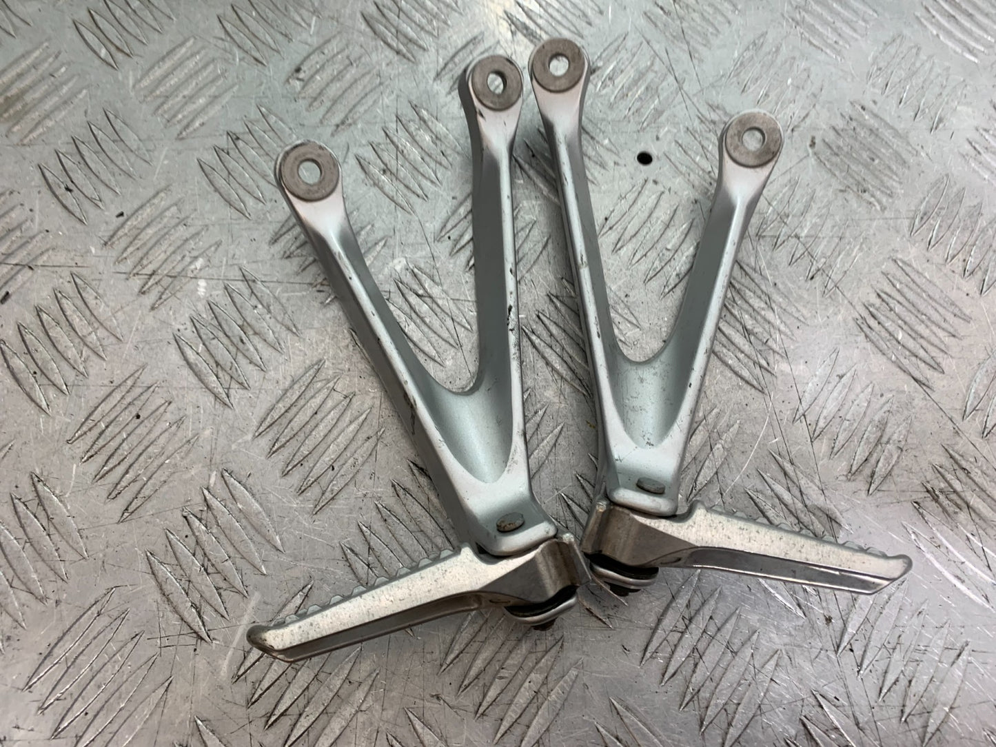 HONDA CBR1000 RR REAR HANGERS AND PEGS  YEAR 2008-2011 (CMB1330)