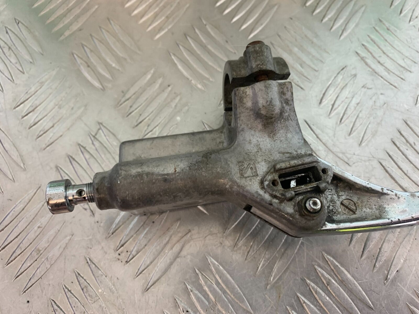 SUZUKI VS1400 VS 1400 INTRUDER BRAKE MASTER CYLINDER  YEAR 1988 (CMB1077)