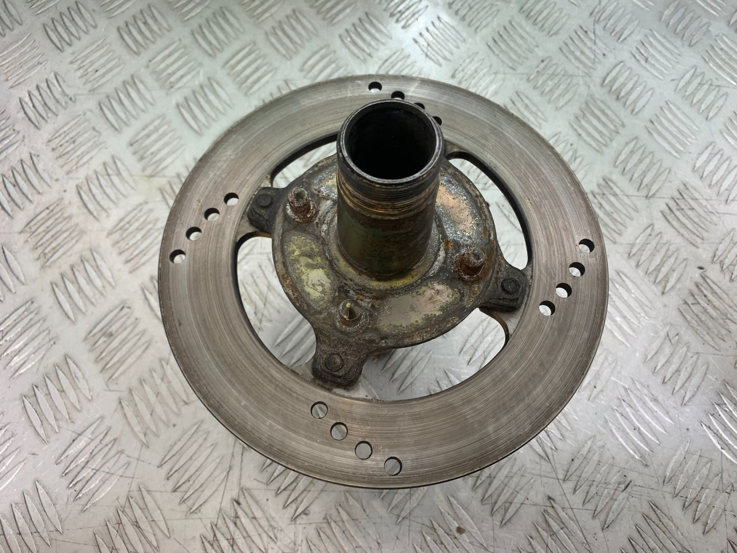 DUCATI 996 SPS 748 916 998 REAR WHEEL SPINDLE   1999-2000 (CMB1209)