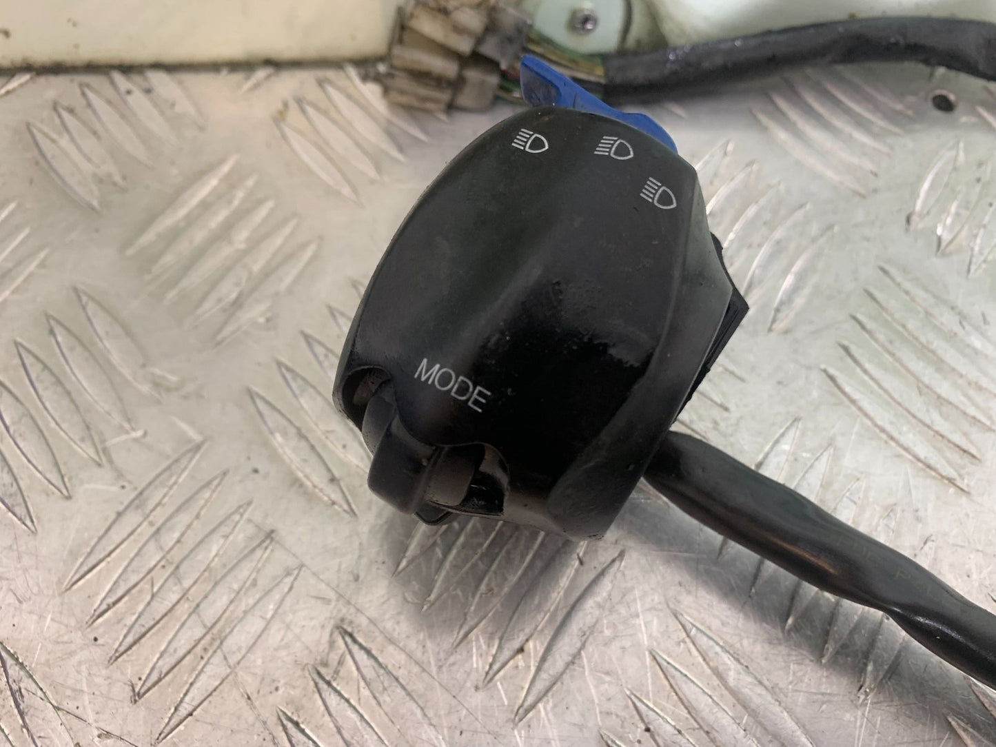 APRILIA 650 PAGASO STRADA LEFT SWITCH GEAR   YEAR 2005-2010 (CMB1260)