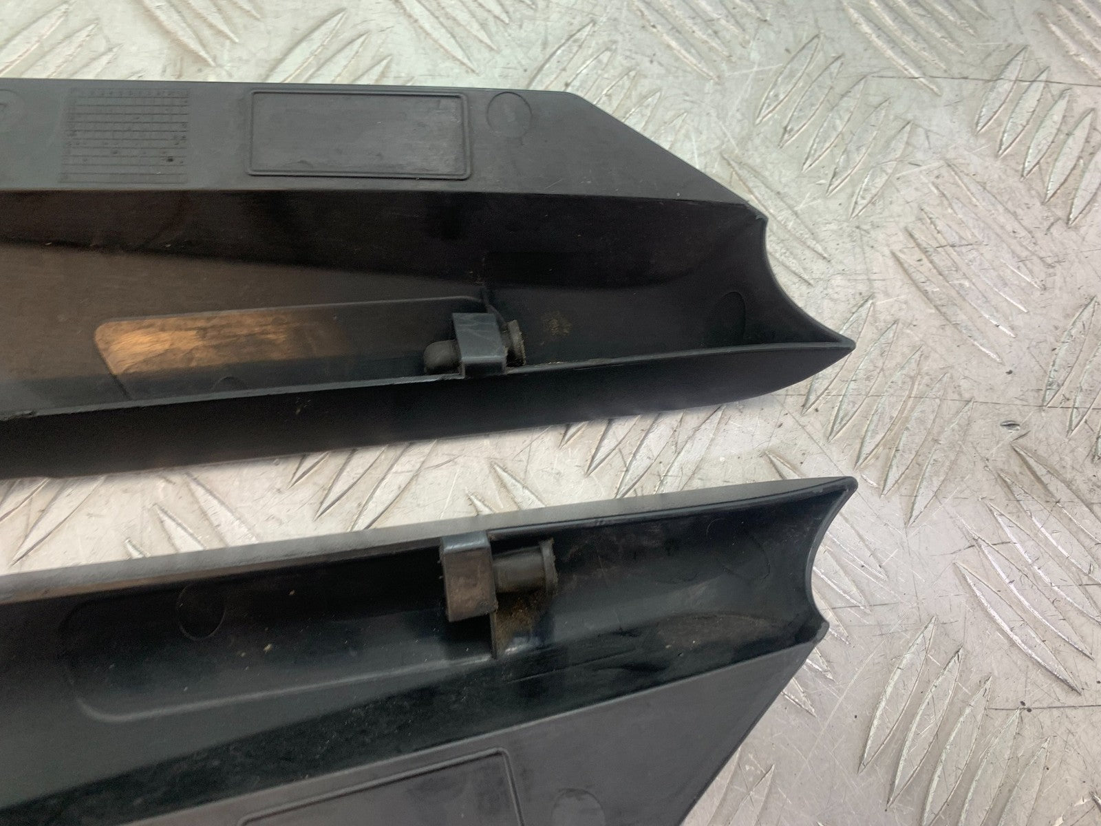 TRIUMPH TIGER 800 XRT LEFT AND RIGHT FRAME NFILLS   2018-2020 (CMB1193)