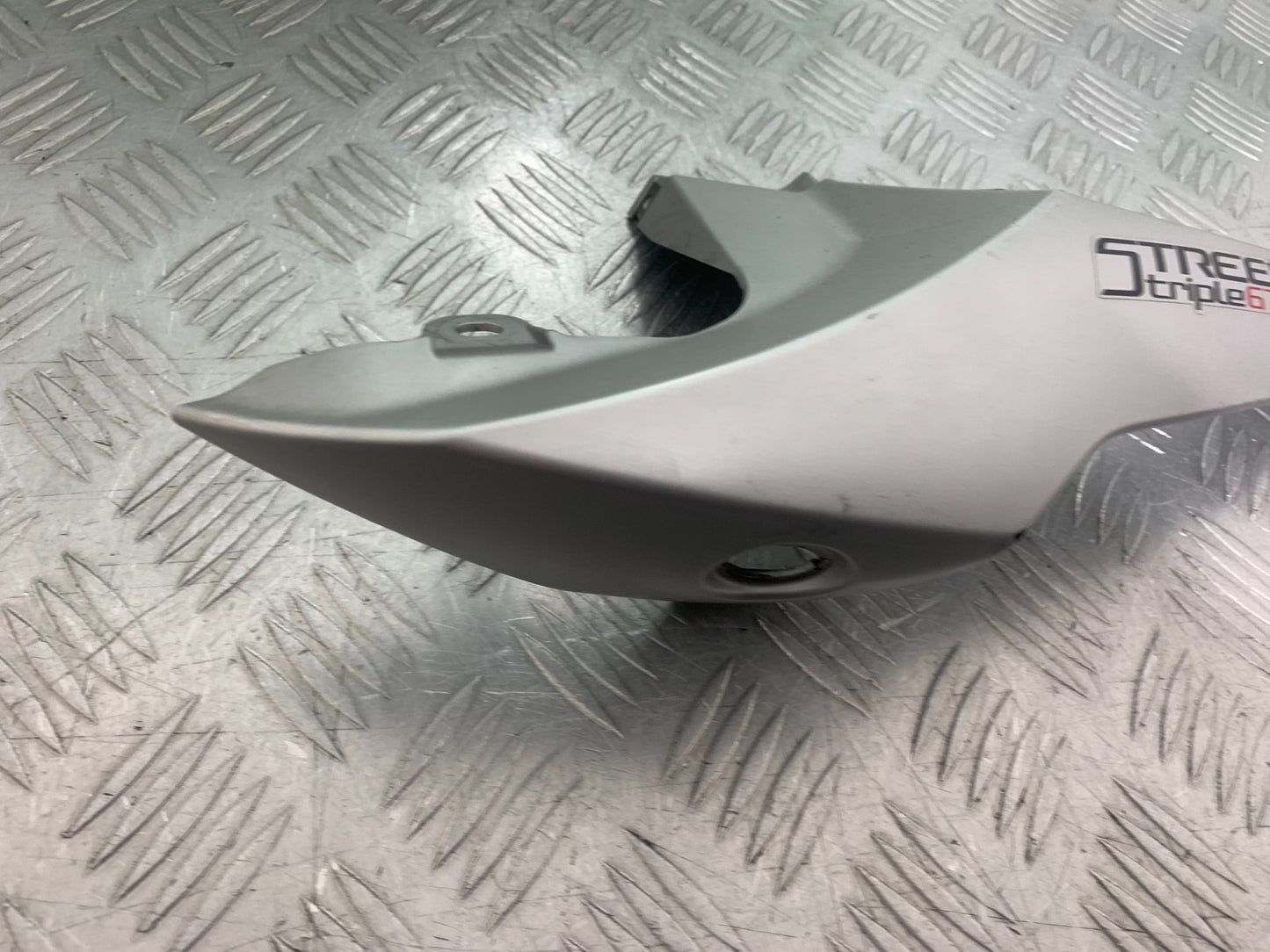 TRIUMPH 675 STREET TRIPLE RX LEFT SEAT PANEL 2015-2017 (CMB1299)