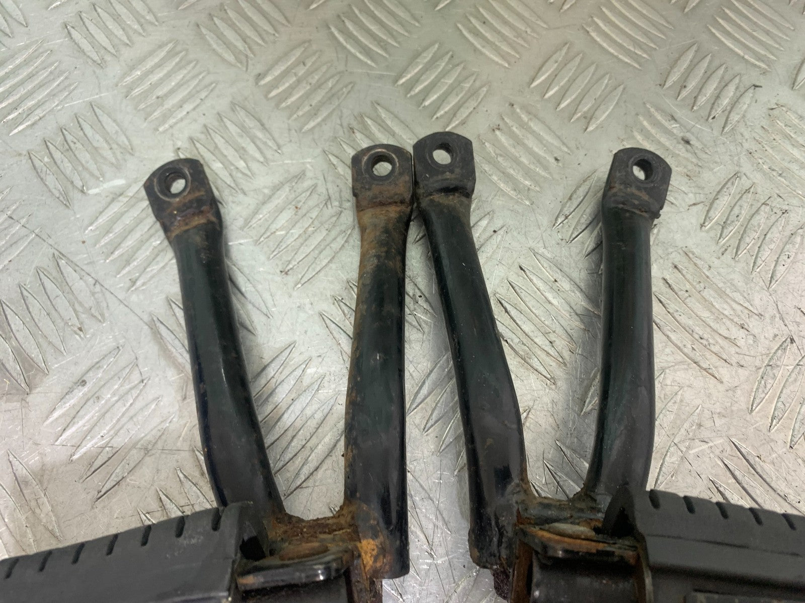 HONDA CBF125 CBF 125 REAR HANGERS  YEAR 2009-14  (CMB1172)