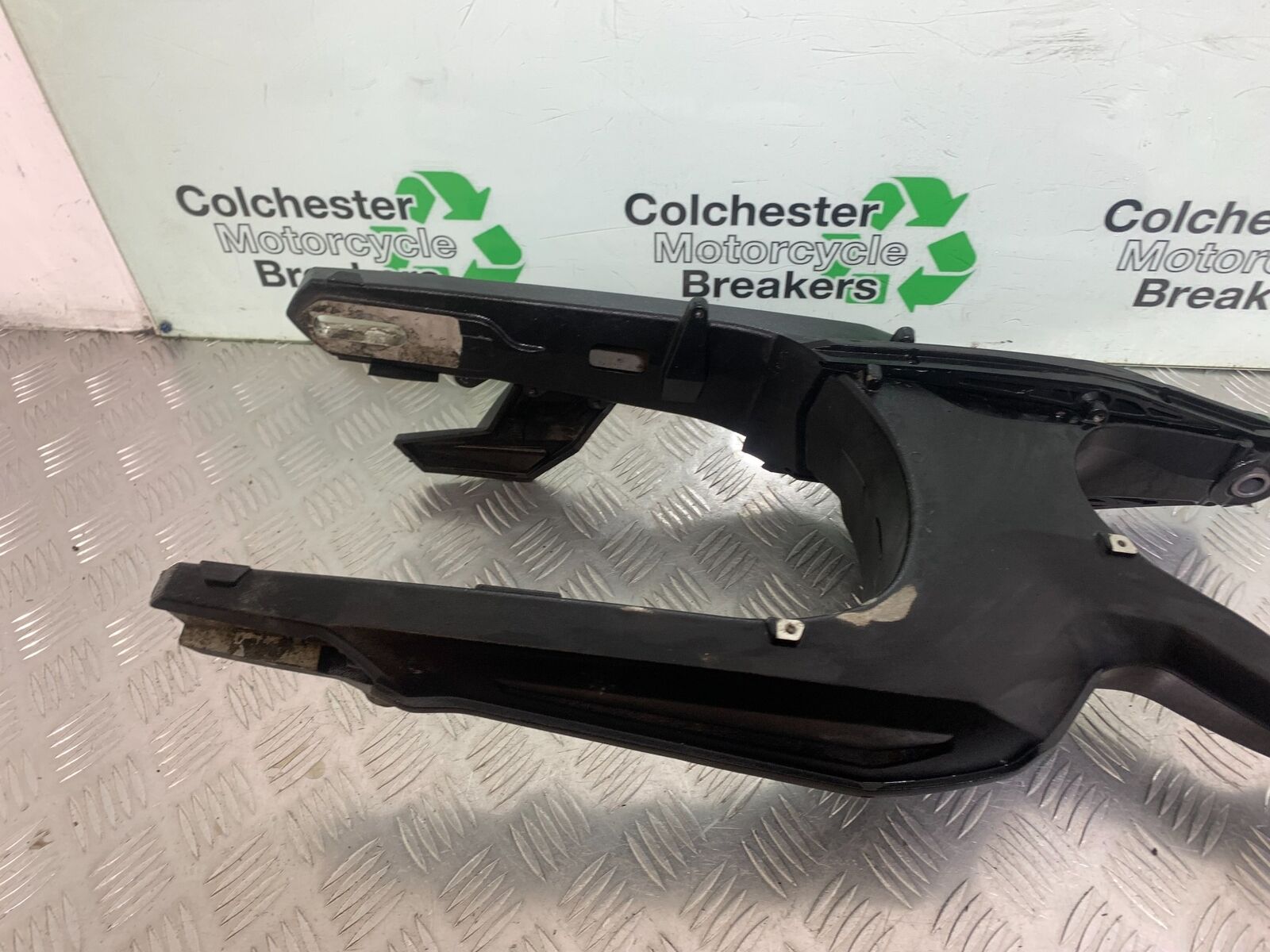 TRIUMPH TIGER 800 SWINGARM YEAR 2011-2014 (CMB1113)