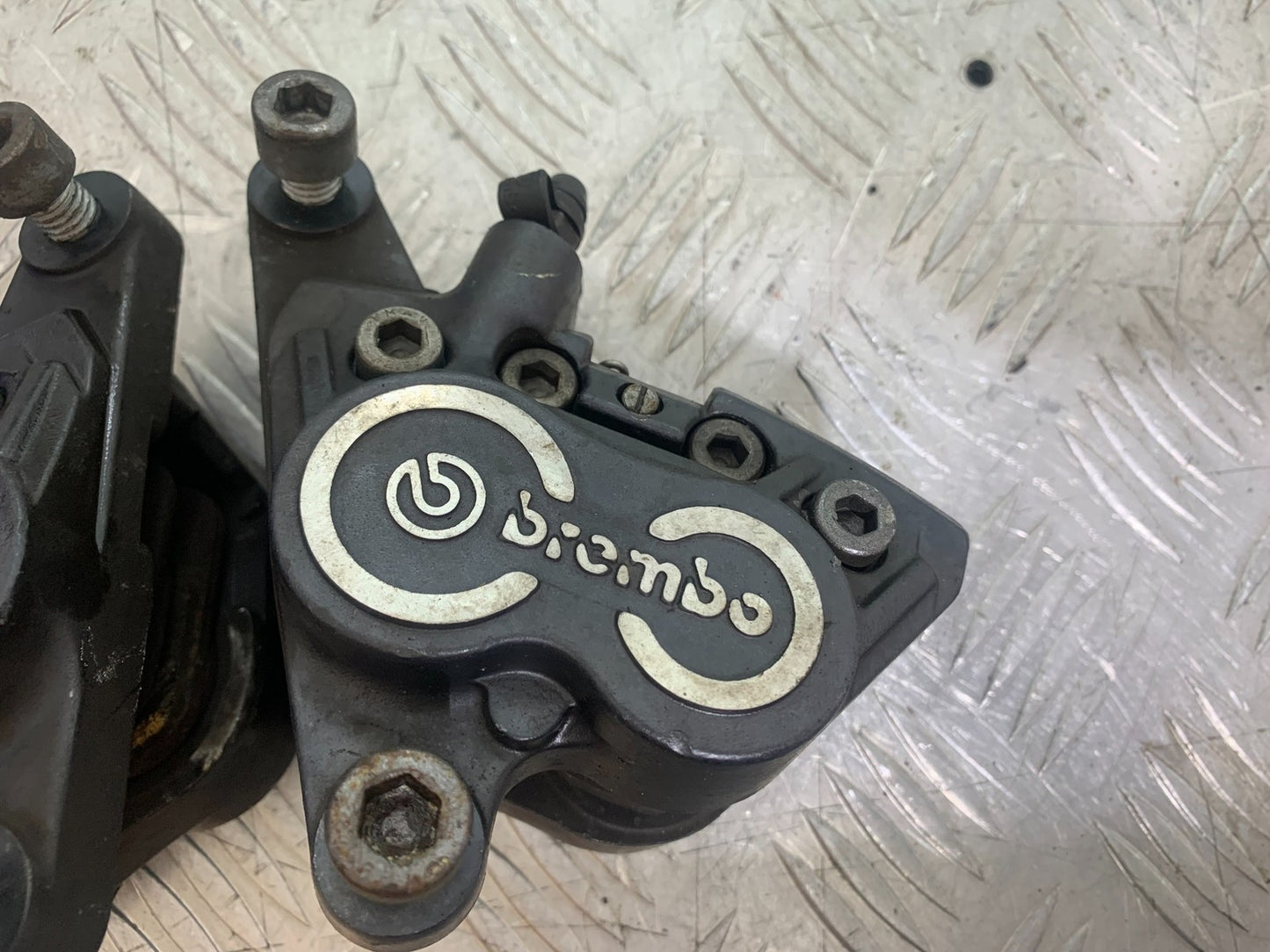 BMW R850 R R850R FRONT BRAKE CALIPERS   YEAR 1994-2002 (CMB1170)