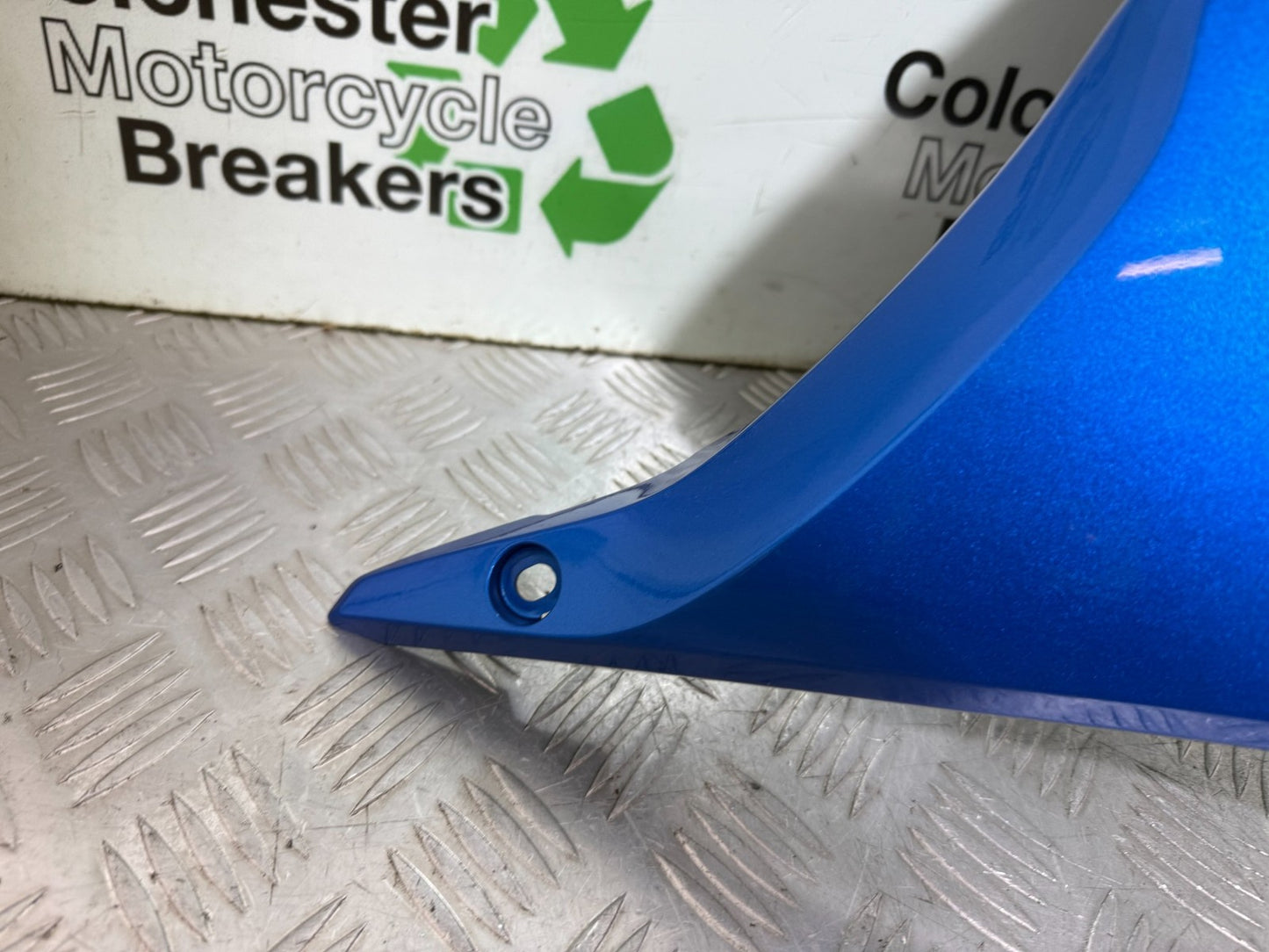 SUZUKI GSXR 125 GSX R125 RIGHT FAIRING PANEL YEAR 2017 - 2023