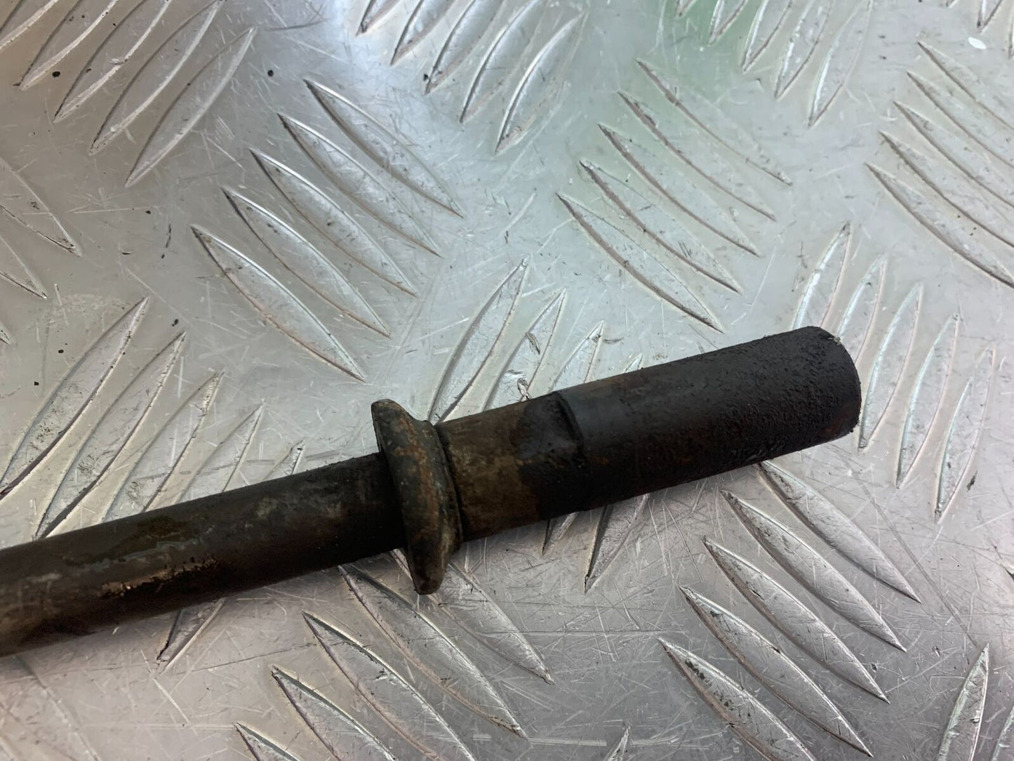 HONDA CX500 CX 500 REAR WHEEL SPINDLE  YEAR 1980 (CMB1131)