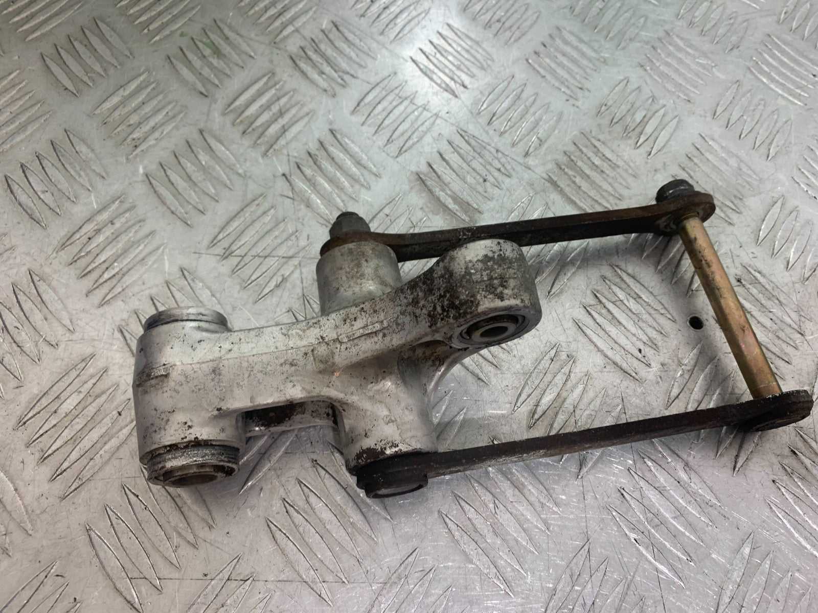 SUZUKI GSR600 GSR 600 REAR SHOCK LINKAGE  2006-2010 (CMB1177)