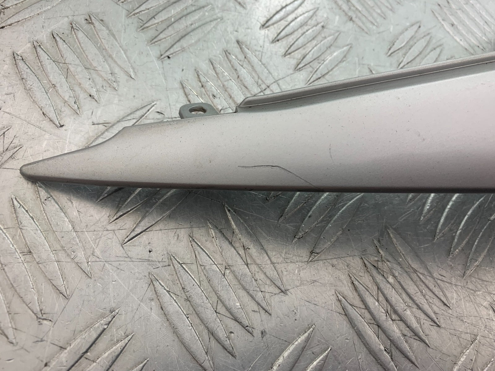 TRIUMPH 675 STREET TRIPLE RX RIGHT SEAT PANEL 2015-2017 (CMB1299)