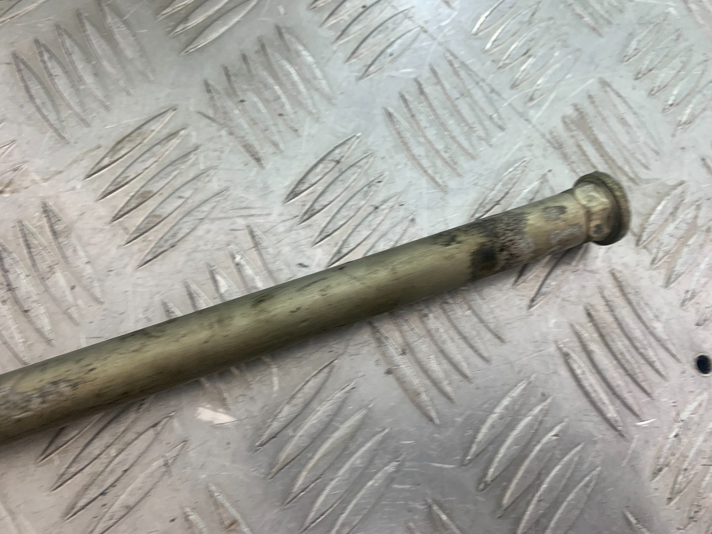 KAWASAKI ZX6R ZX6 R P7F P8F SWINGARM SPINDLE   YEAR 2007-08 (CMB1165)