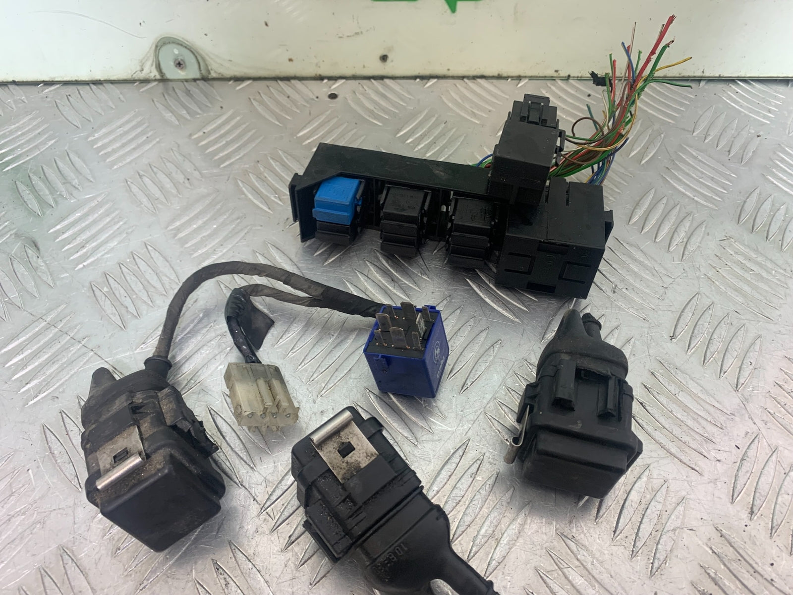 BMW K1200 K 1200 LT RELAYS   YEAR 1999-07 (CMB1138)