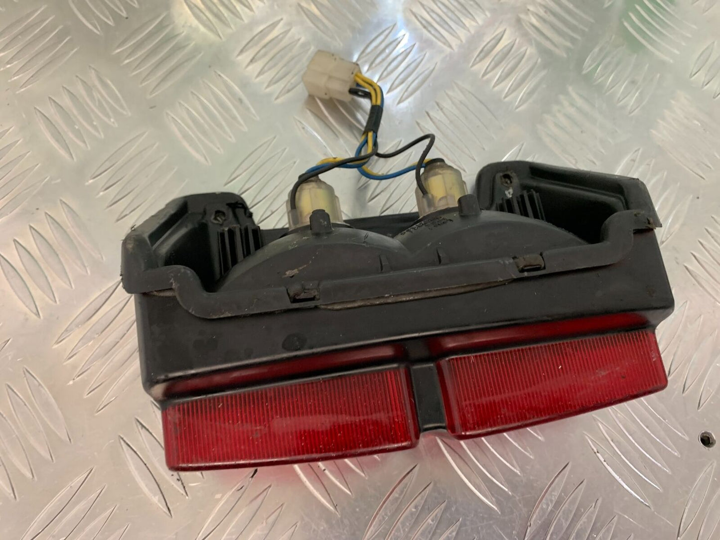 YAMAHA FZS600 FAZER 600 REAR LIGHT YEAR 2002-03  (STOCK 950)