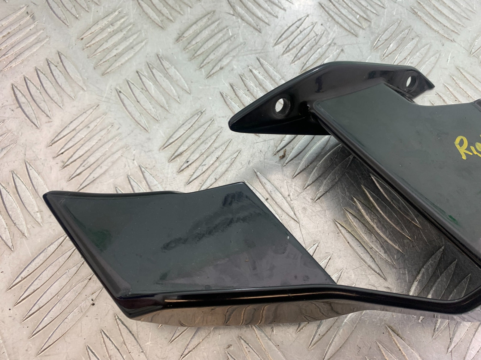BMW M1000 R RIGHT WIND DEFLECTOR YEAR 2023-2024 (CMB1140)