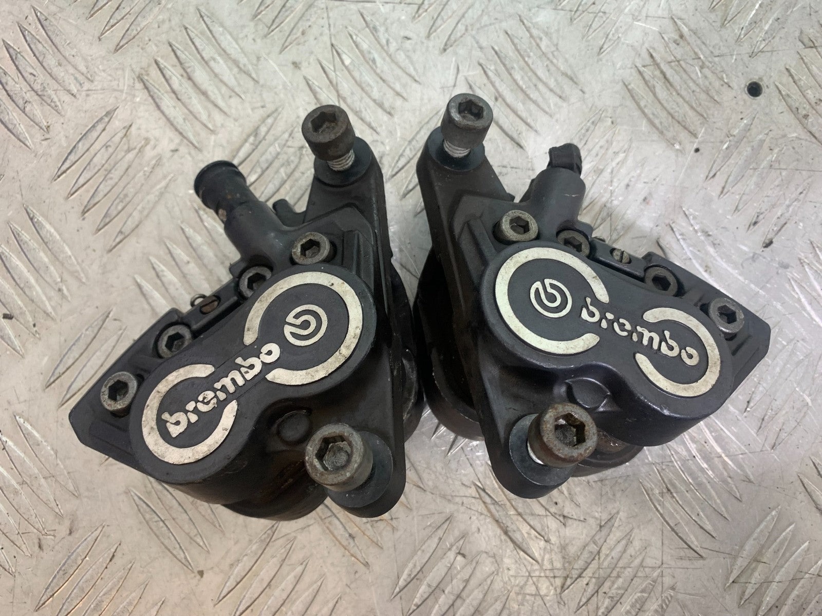 BMW R850 R R850R FRONT BRAKE CALIPERS   YEAR 1994-2002 (CMB1170)