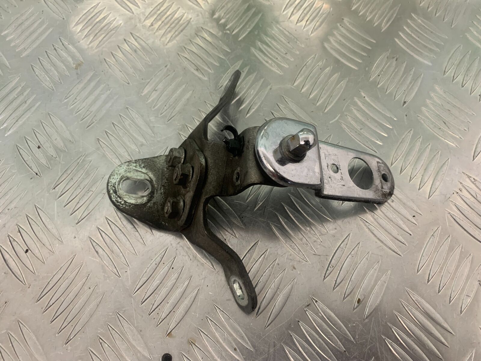 HARLEY DAVIDSON 1690 FLSTC HERITAGE STC ENGINE BRACKET  YEAR 2012(STOCK 972)