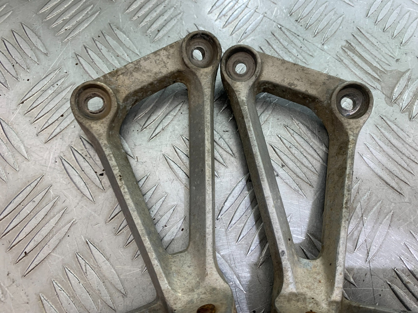 HONDA CBR500R CBR 500 R REAR HANGER AND PEGS   YEAR 2012-16 (CMB1151)