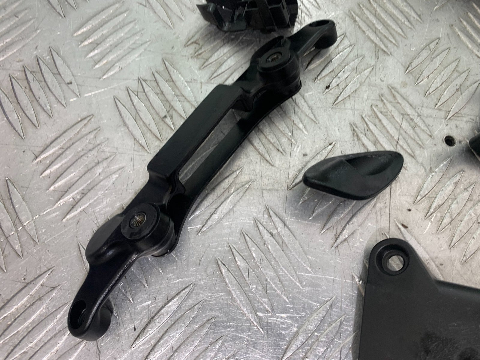 KTM 1290 SUPER DUKE R BRACKETS & COVERS YEAR 2020-2024 (CMB1272)