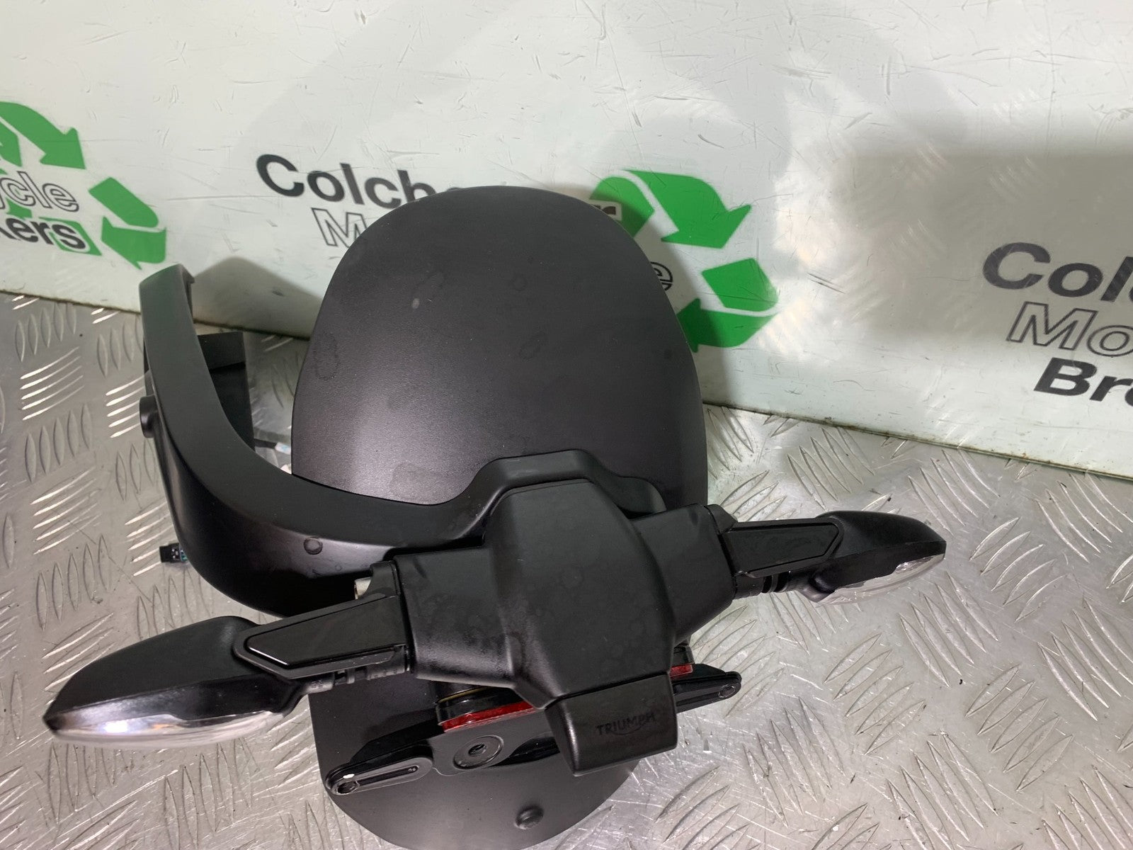 TRIUMPH TRIDENT 660 NUMBER PLATE HOLDER & INDICATORS  YEAR 2021-2024 (CMB1295)