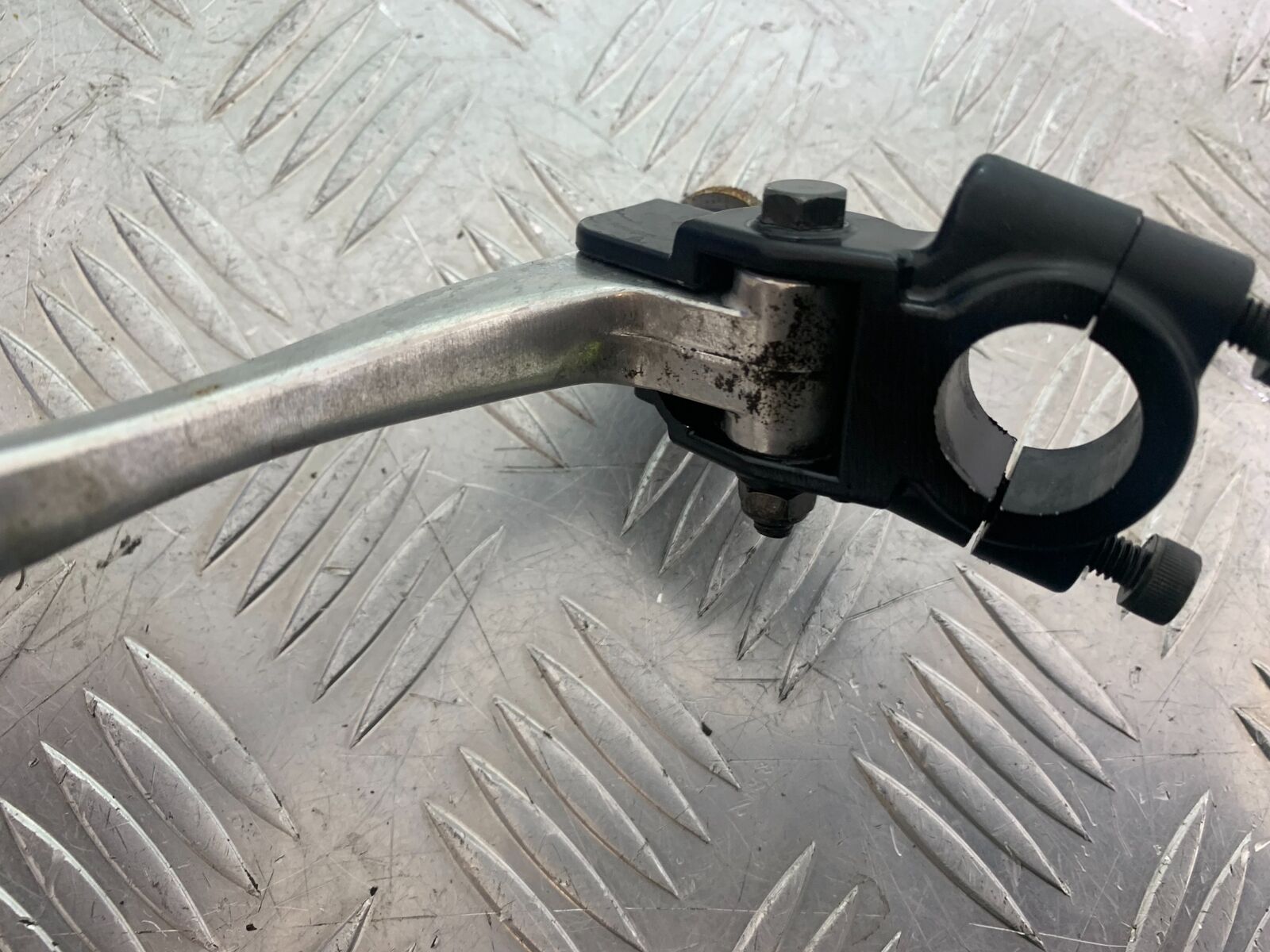 TRIUMPH 955i SPRINT ST CLUTCH LEVER  YEAR 1999-2004 (CMB1124)