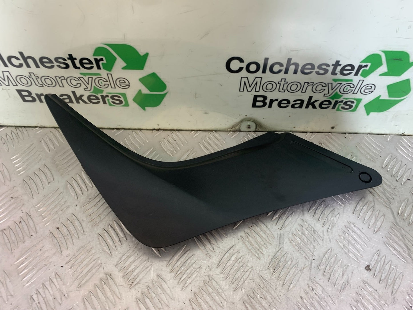 HONDA NT650 V DEAUVILLE RIGHT SEAT PANEL  YEAR 1998-01 (CMB1320)
