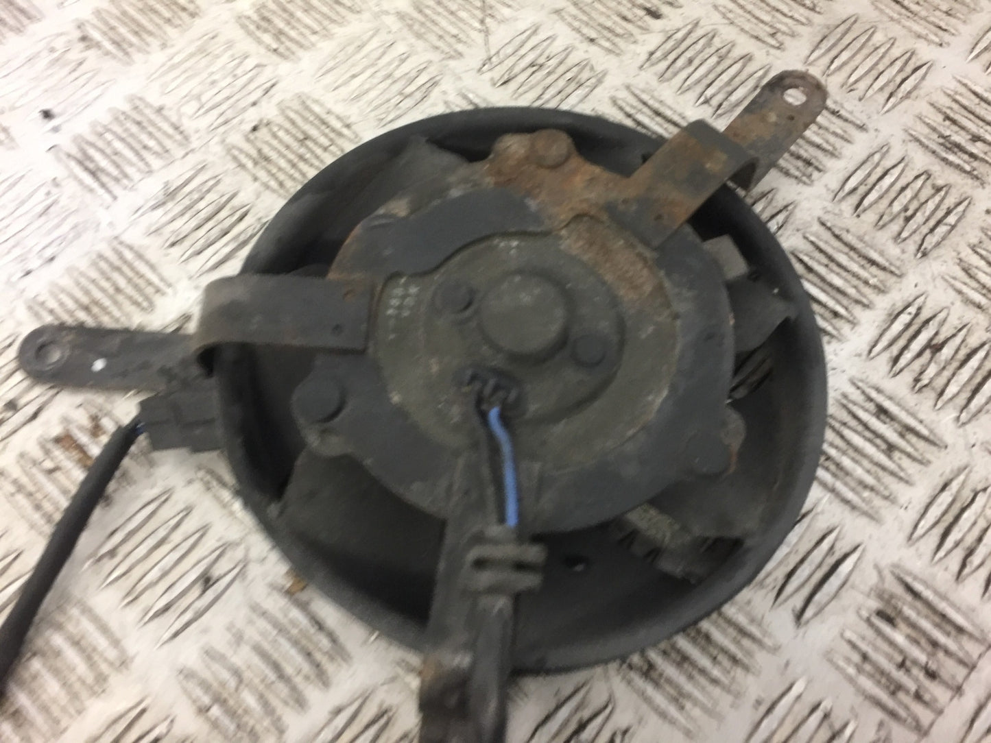 YAMAHA R6 5SL RADIATOR FAN  2004 (STOCK 542)