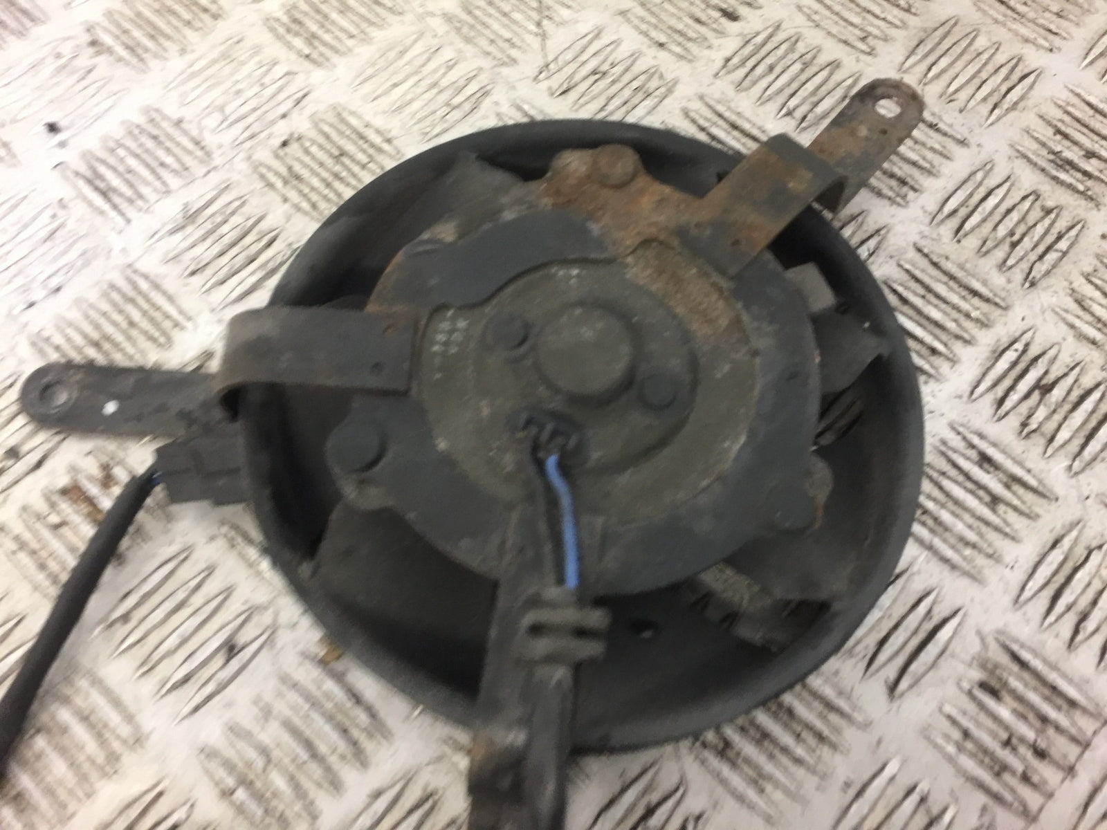 YAMAHA R6 5SL RADIATOR FAN  2004 (STOCK 542)