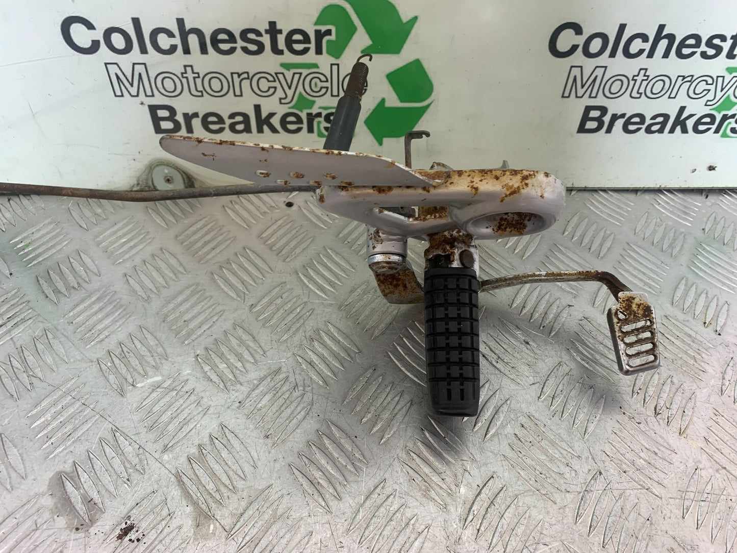 HONDA CBF125 CBF 125 FRONT RIGHT HANGER  YEAR 2009-14  (CMB1172)