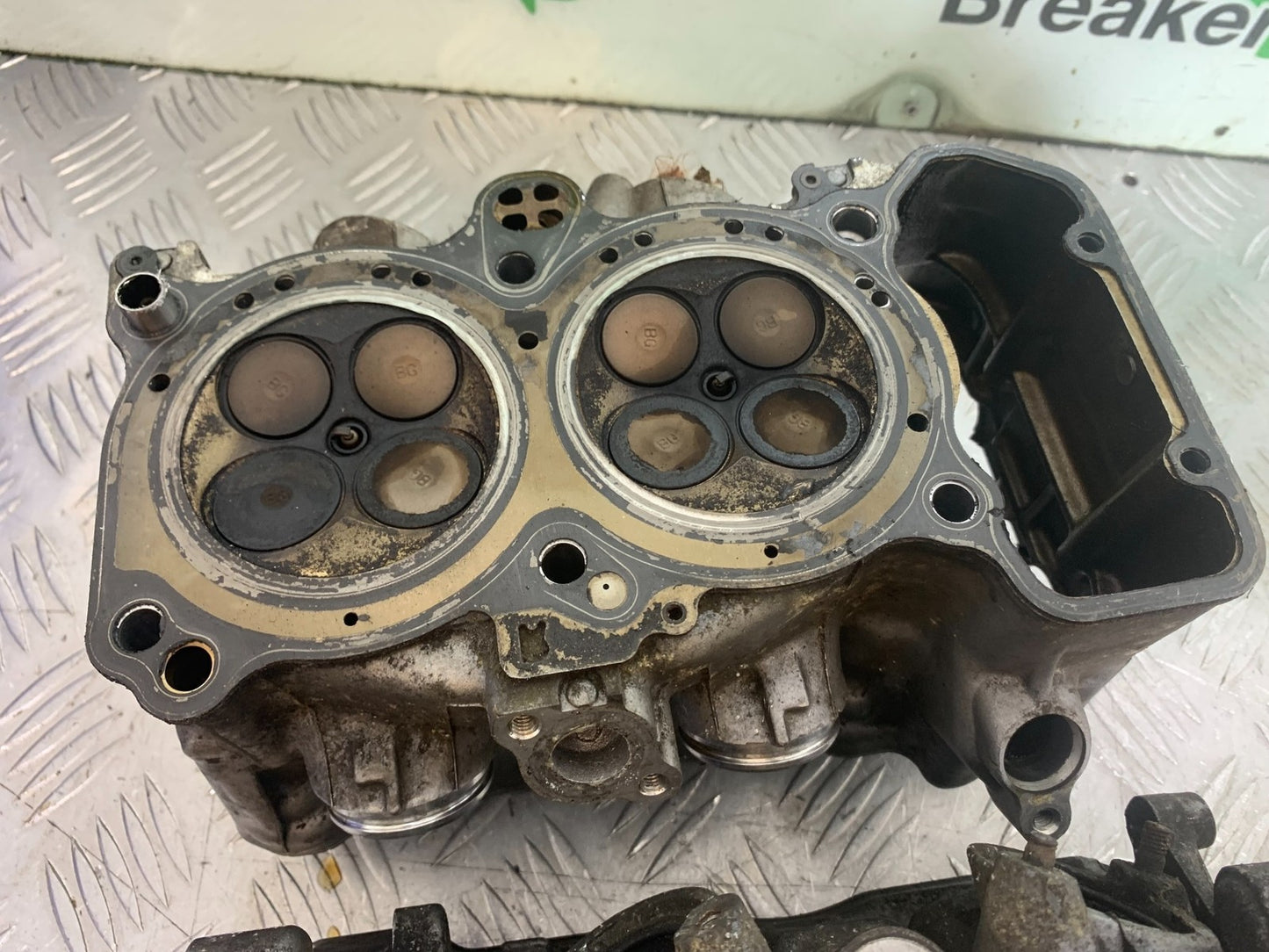 HONDA VFR800 PRE V-TEC FRONT AND REAR CYLINDER HEADS   YEAR 1998-2001 (CMB1233)