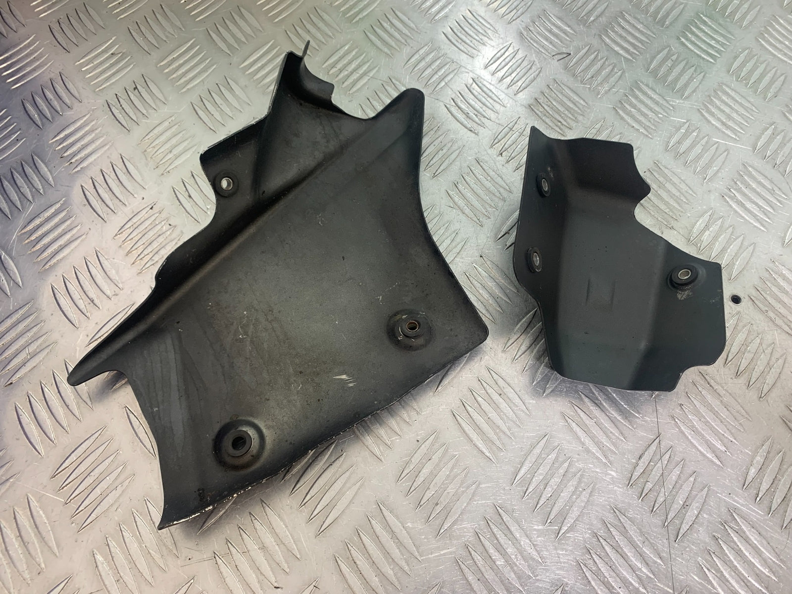KAWASAKI ZX6R EXHAUST SHIELDS  YEAR 2009-2012 (CMB1136)
