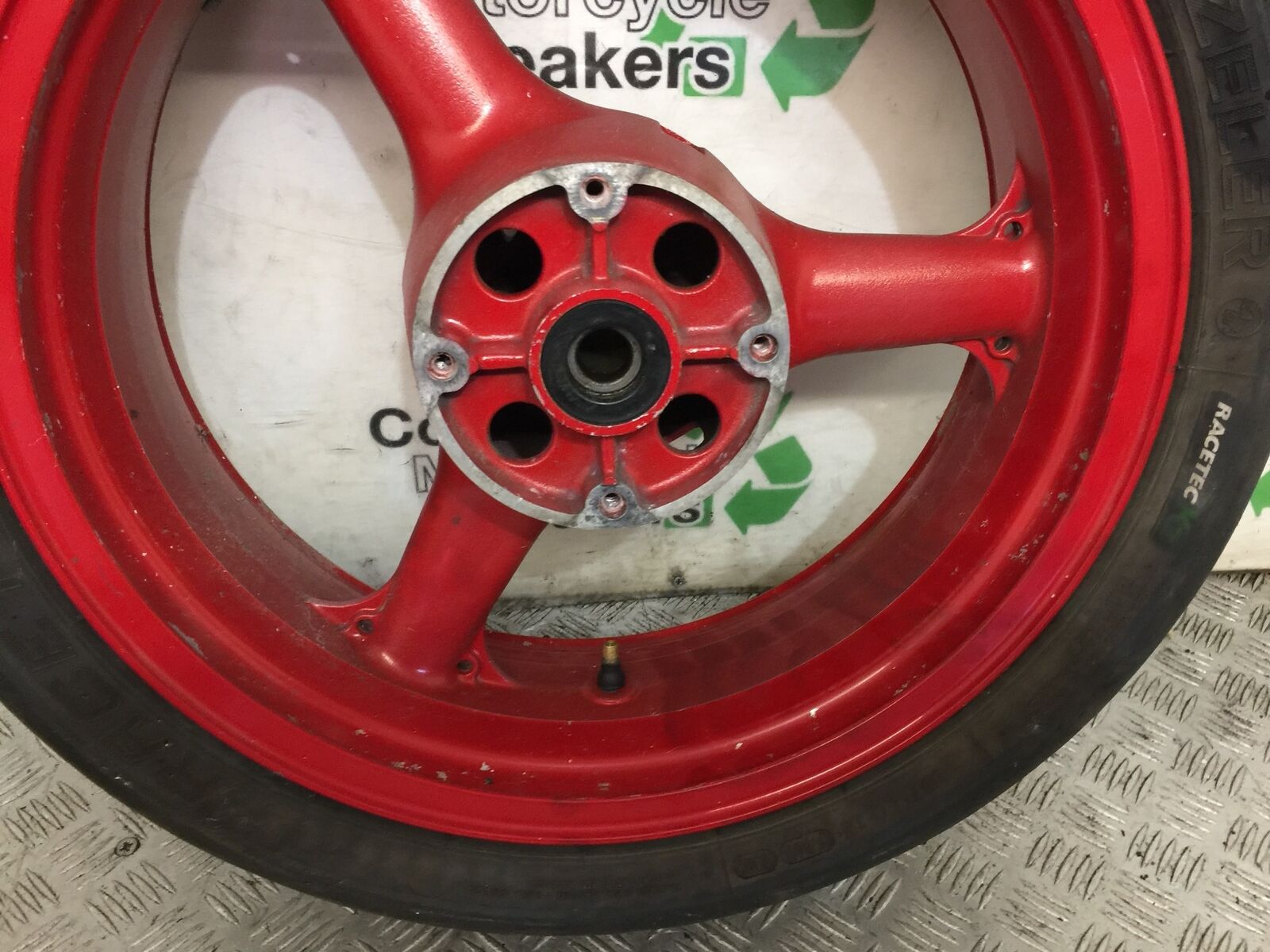 KAWASAKI ZX9R ZX9 C REAR WHEEL YEAR 1998-99 (STOCK 903)
