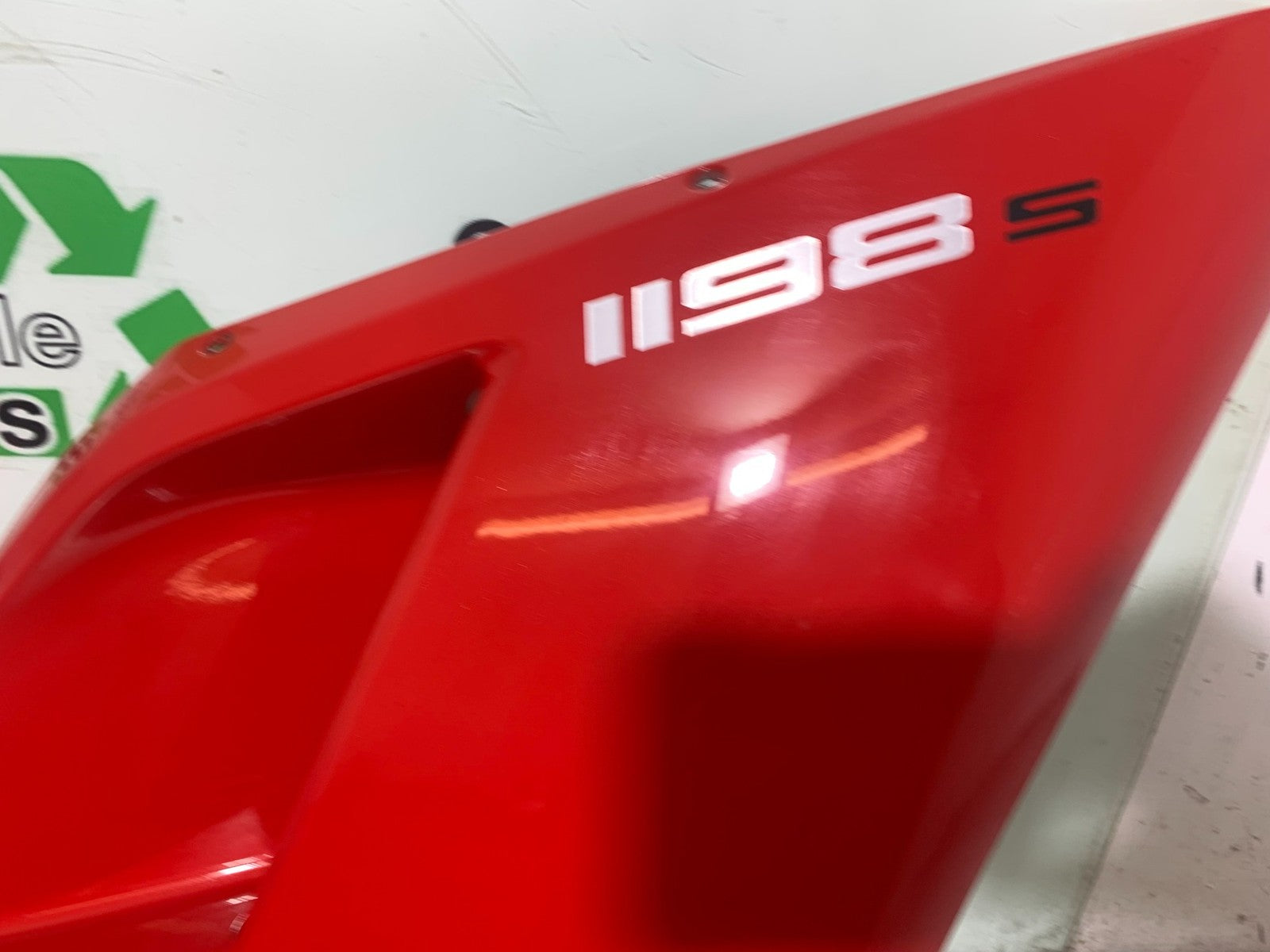 DUCATI 1198 S RIGHT FAIRING PANEL YEAR 2009-2011 (CMB1219)