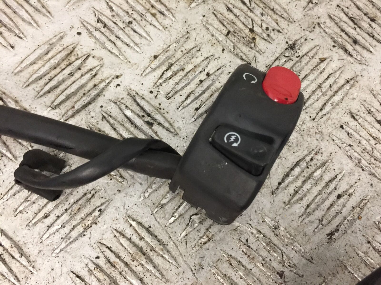 TRIUMPH 675 STREET TRIPLE RIGHT SWITCH GEAR   YEAR 2016 (STOCK 812)