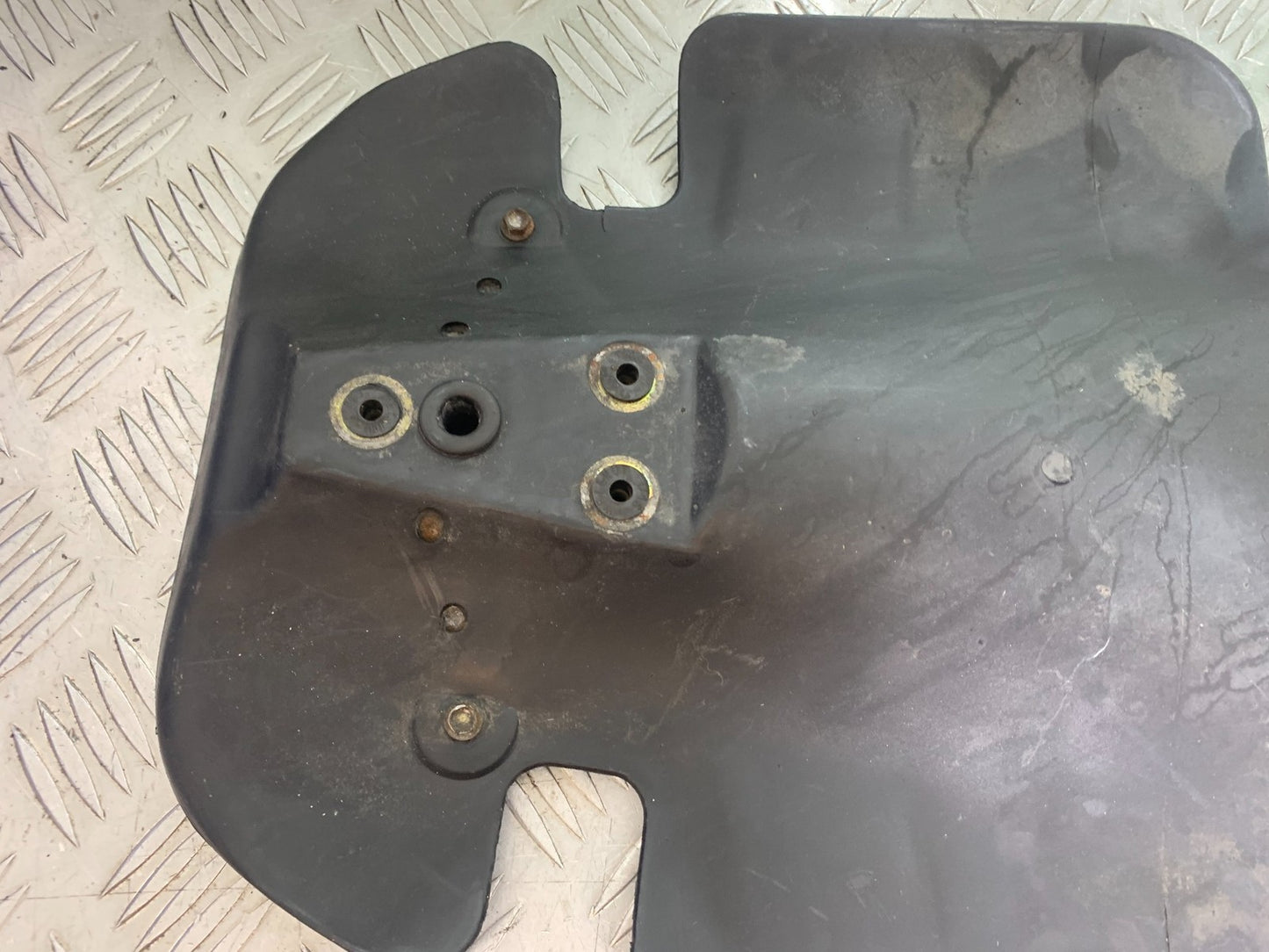 DUCATI 996 SPS 748 916 998 UNDERTRAY 1999-2000 (CMB1209)
