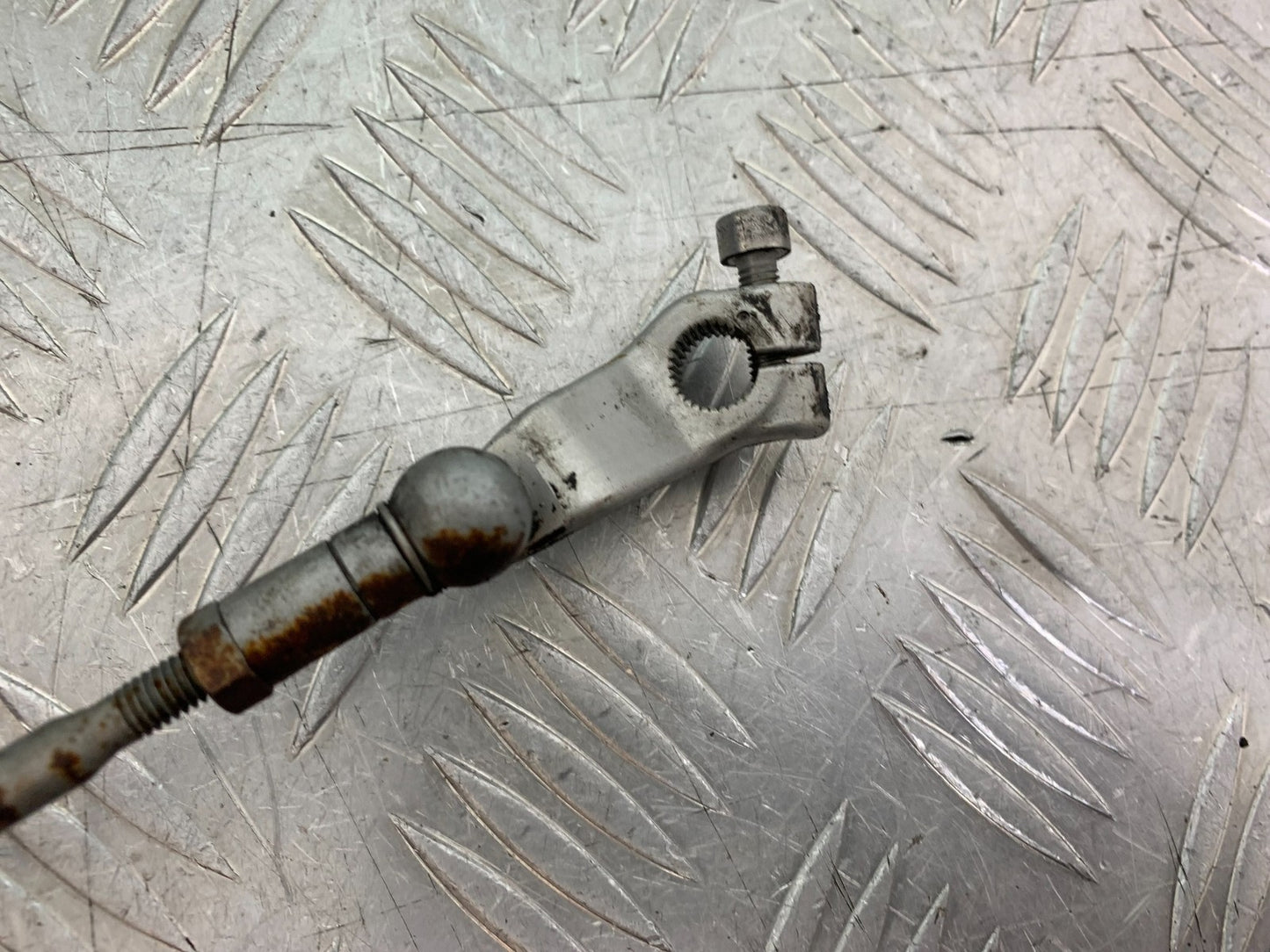 TRIUMPH 955i SPRINT ST GEAR LEVER  YEAR 1999-04 (CMB1230)
