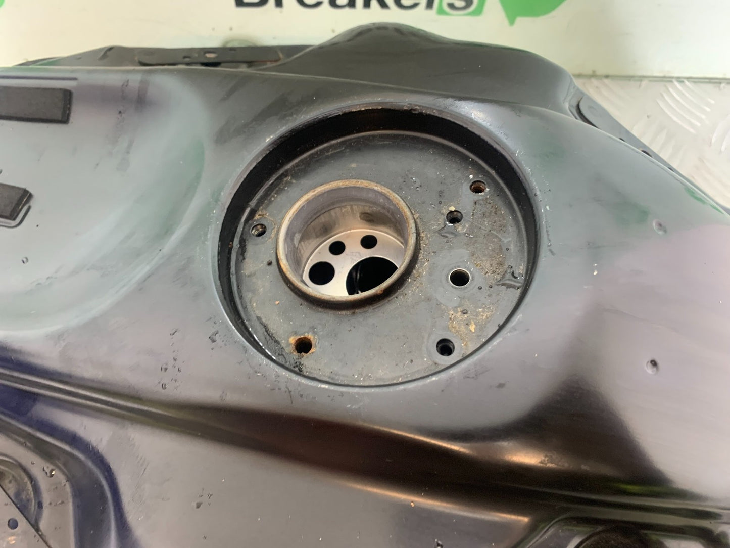 YAMAHA YZF R7 PETROL TANK YEAR 2022-2025 (CMB1255)