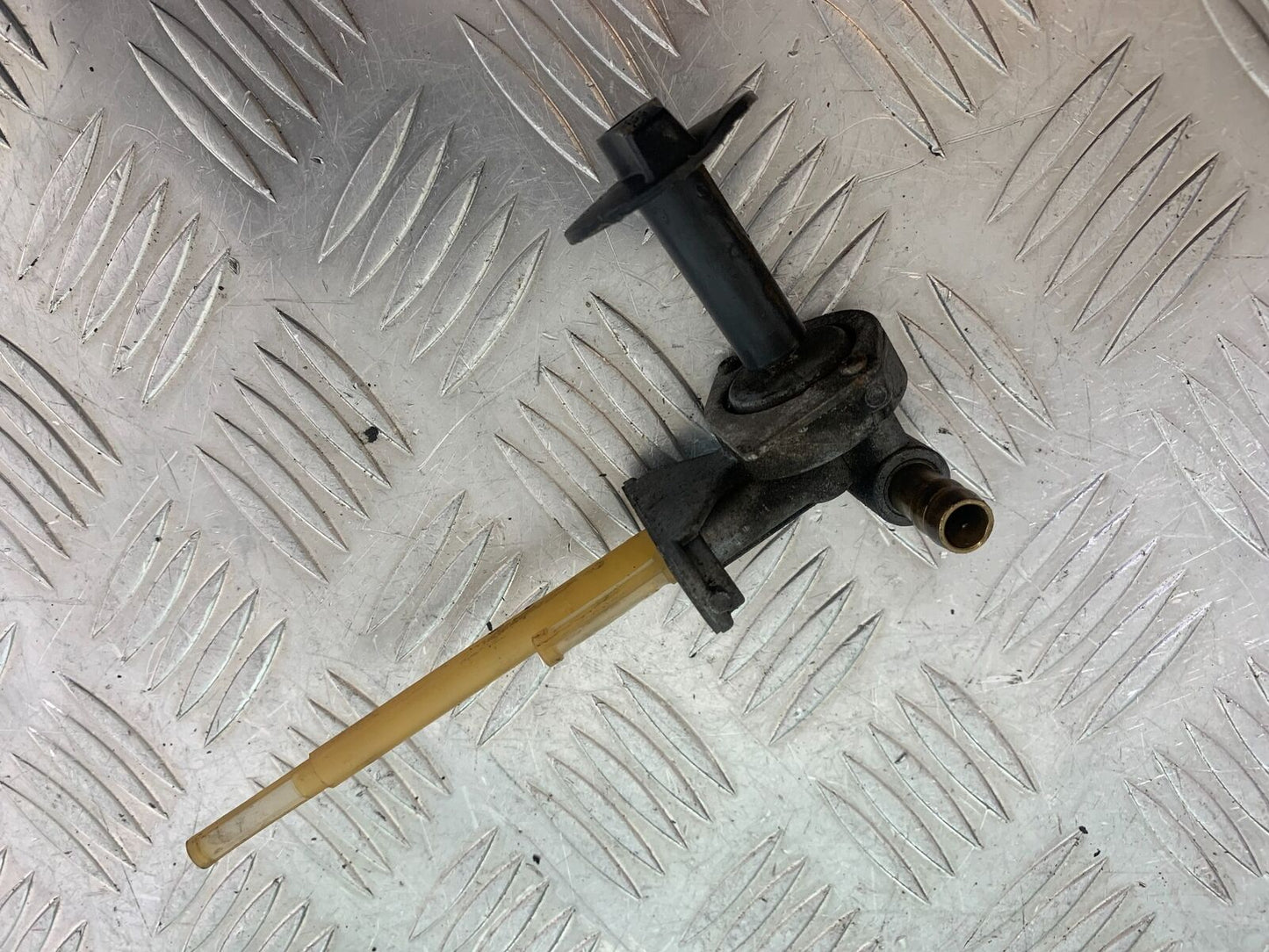 KAWASAKI ZX6R ZX6 J PETROL TAP  YEAR 2000 (CMB1129)