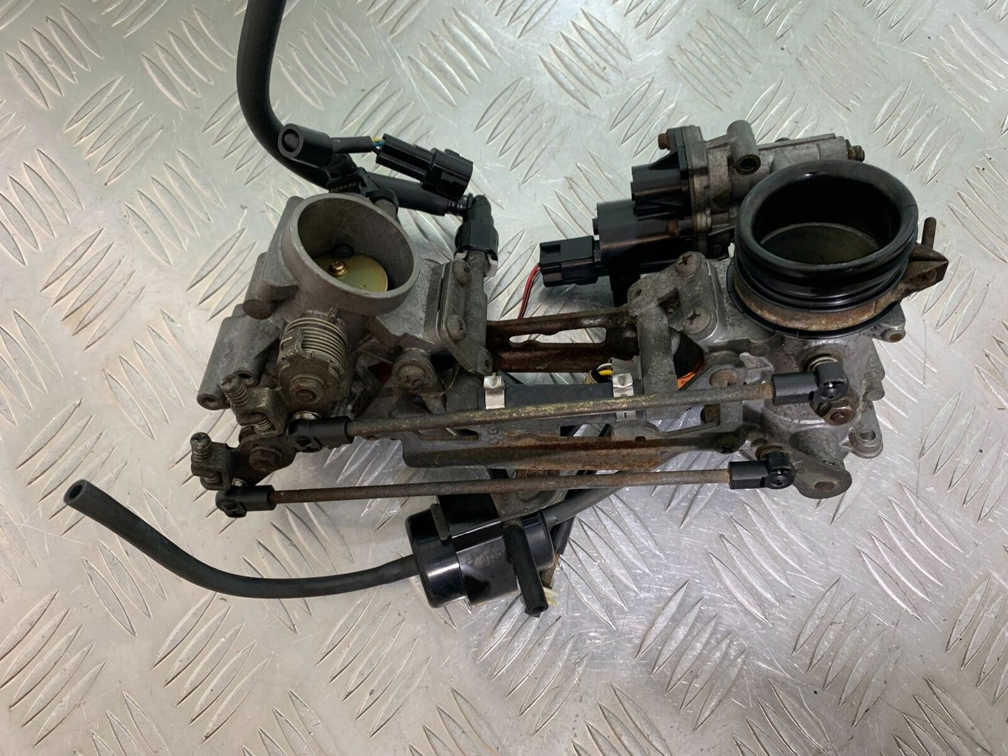 SUZUKI SV650 SV 650 THROTTLE BODIES  YEAR 2003-2006 (CMB1024)