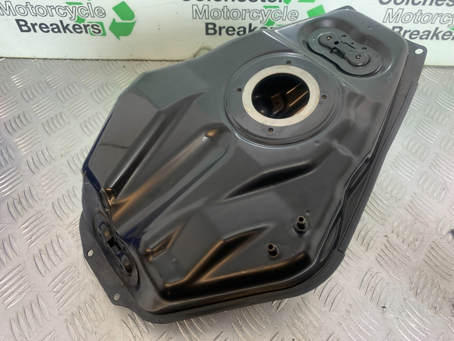 YAMAHA YZF R7 PETROL TANK YEAR 2022-2025 (CMB1255)