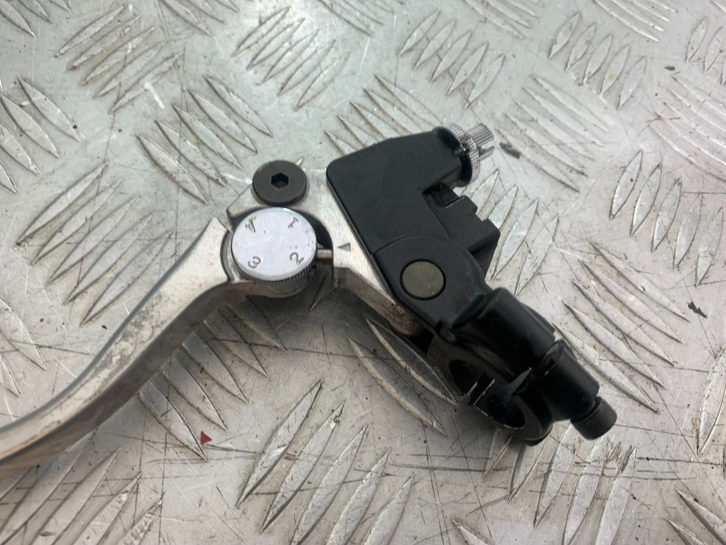 TRIUMPH 1050 SPRINT ST CLUTCH LEVER AND BRACKET   YEAR 2004-2007 (CMB1197)