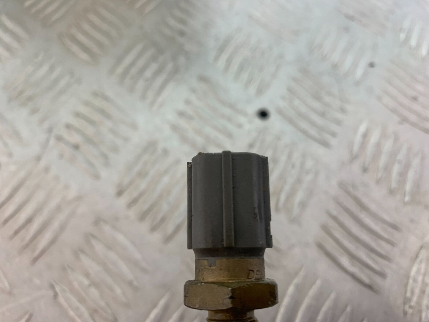 SUZUKI GSXR1000 K1 K2 TEMPERATURE SENDER YEAR 2001 (STOCK 753)