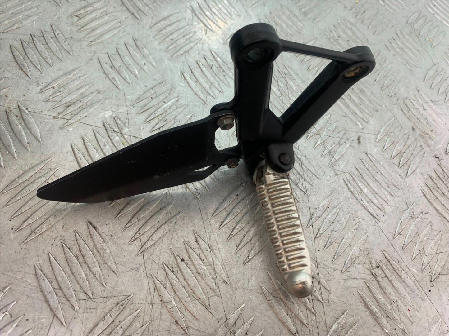 DUCATI 848 FRONT RIGHT HANGER AND PEG  YEAR 2008-2010 (CMB1323)