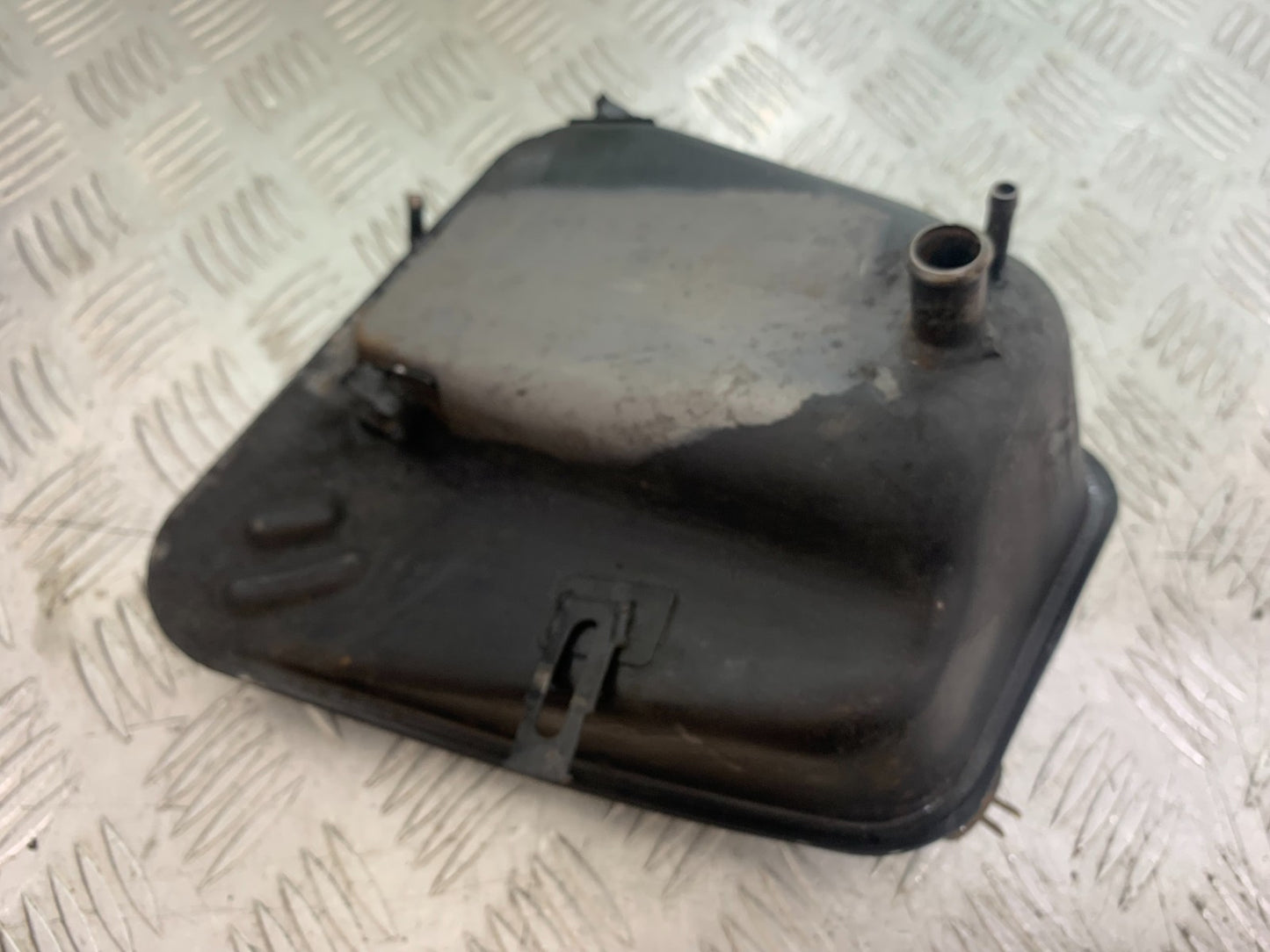 HONDA VT700 VT 700 SHADOW PETROL TANK   YEAR 1984-85 (CMB1328)