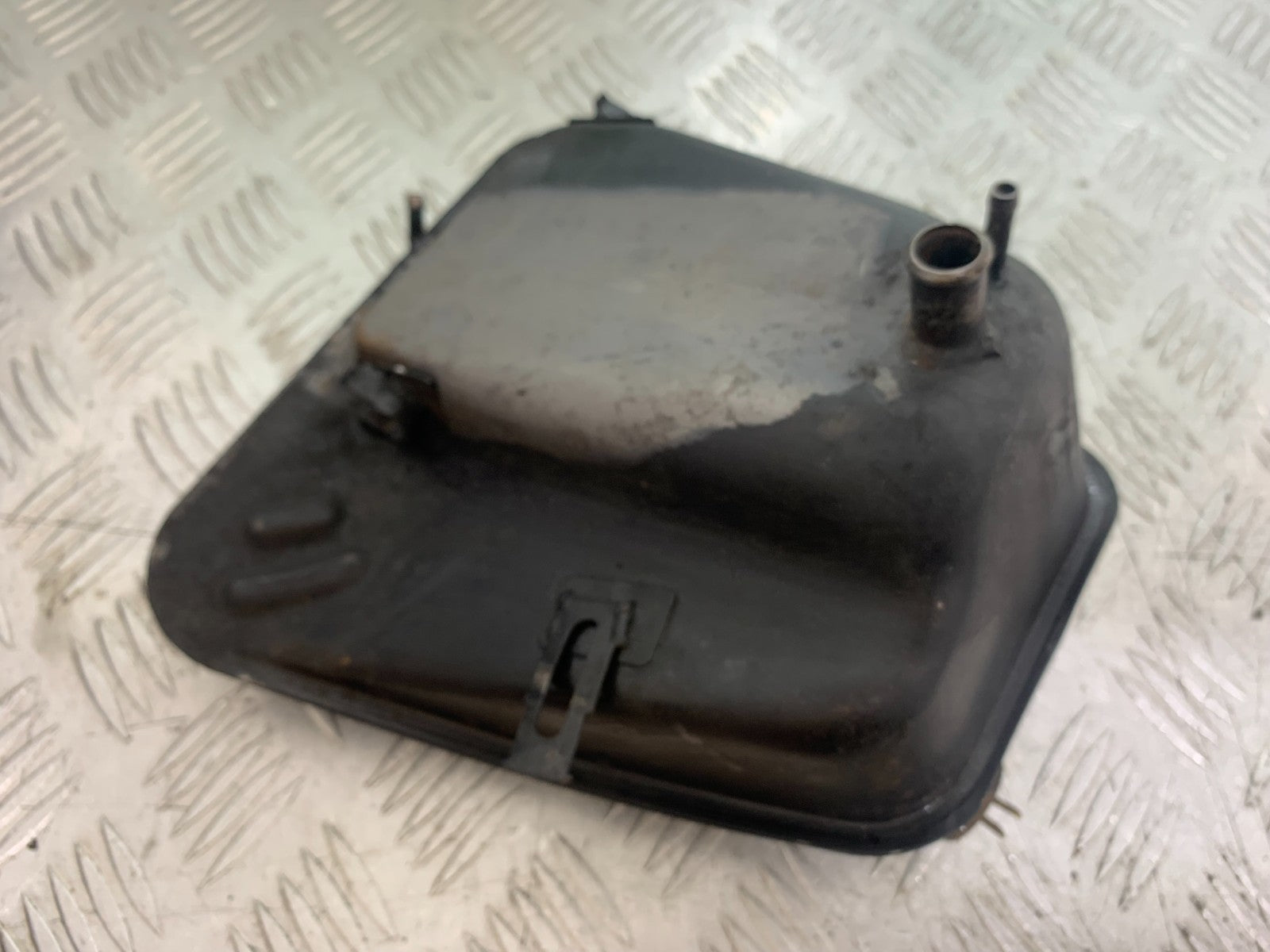 HONDA VT700 VT 700 SHADOW PETROL TANK   YEAR 1984-85 (CMB1328)