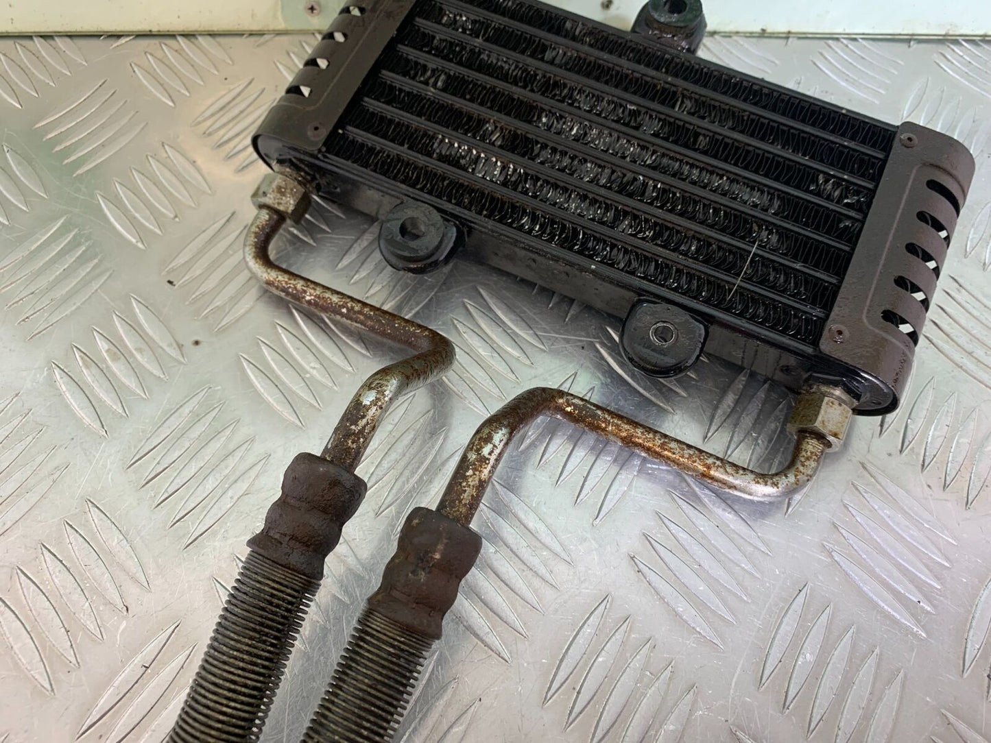 KAWASAKI ZR 750 ZEPHYR OIL COOLER AND LINES  YEAR 1991-95 (CMB1008)