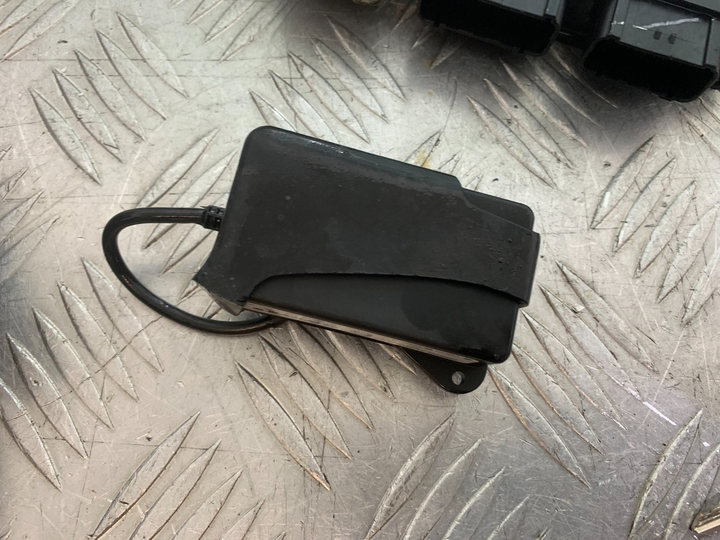 TRIUMPH TRIDENT 660 ECU LOCKS KEY  YEAR 2021-2024 (CMB1295)