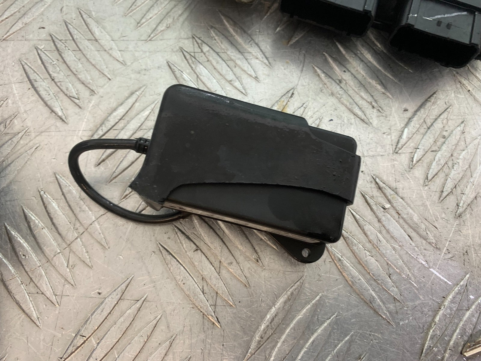 TRIUMPH TRIDENT 660 ECU LOCKS KEY  YEAR 2021-2024 (CMB1295)