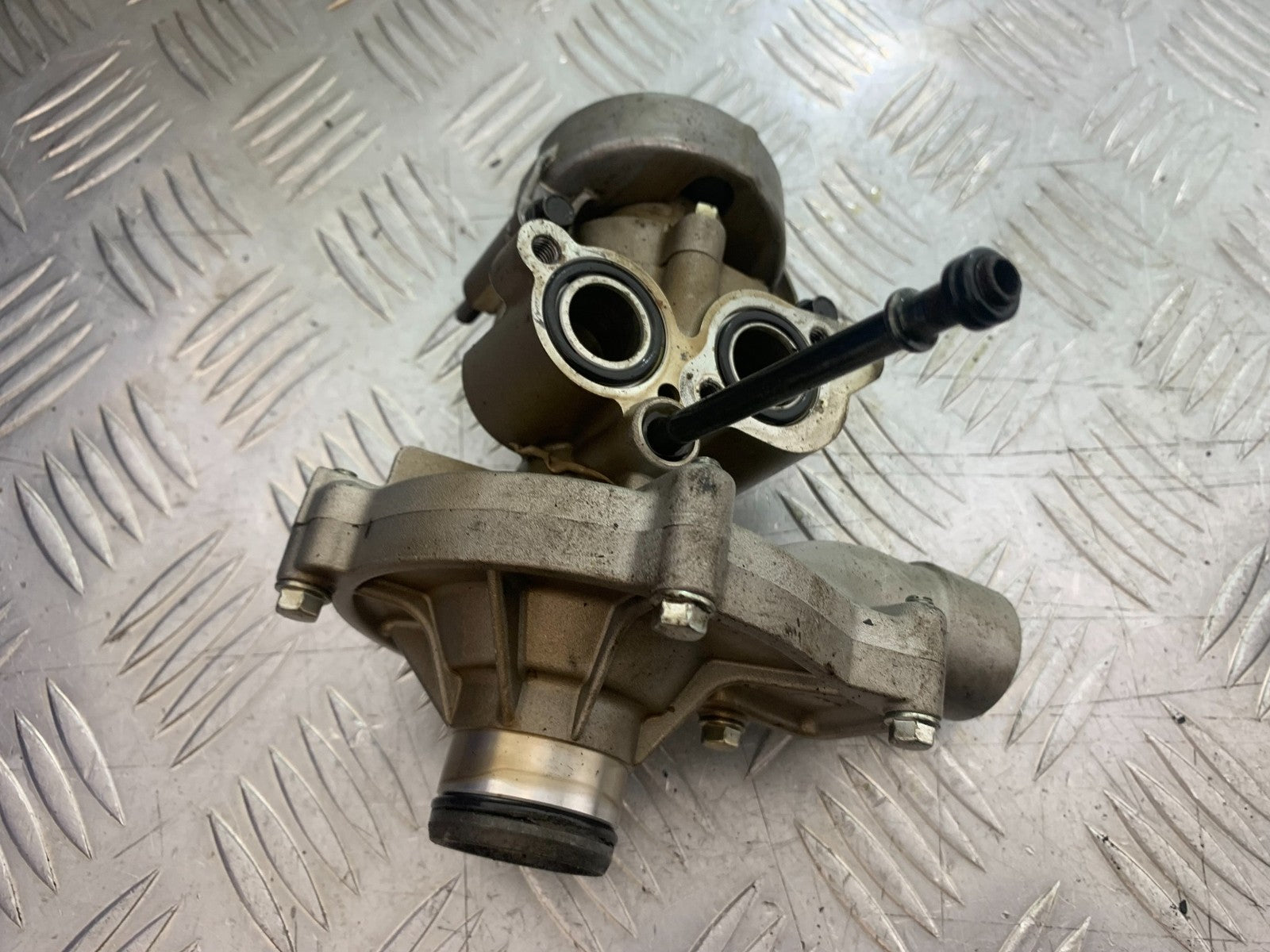 TRIUMPH 675 STREET TRIPLE R OIL PUMP YEAR 2012 (CMB1221)